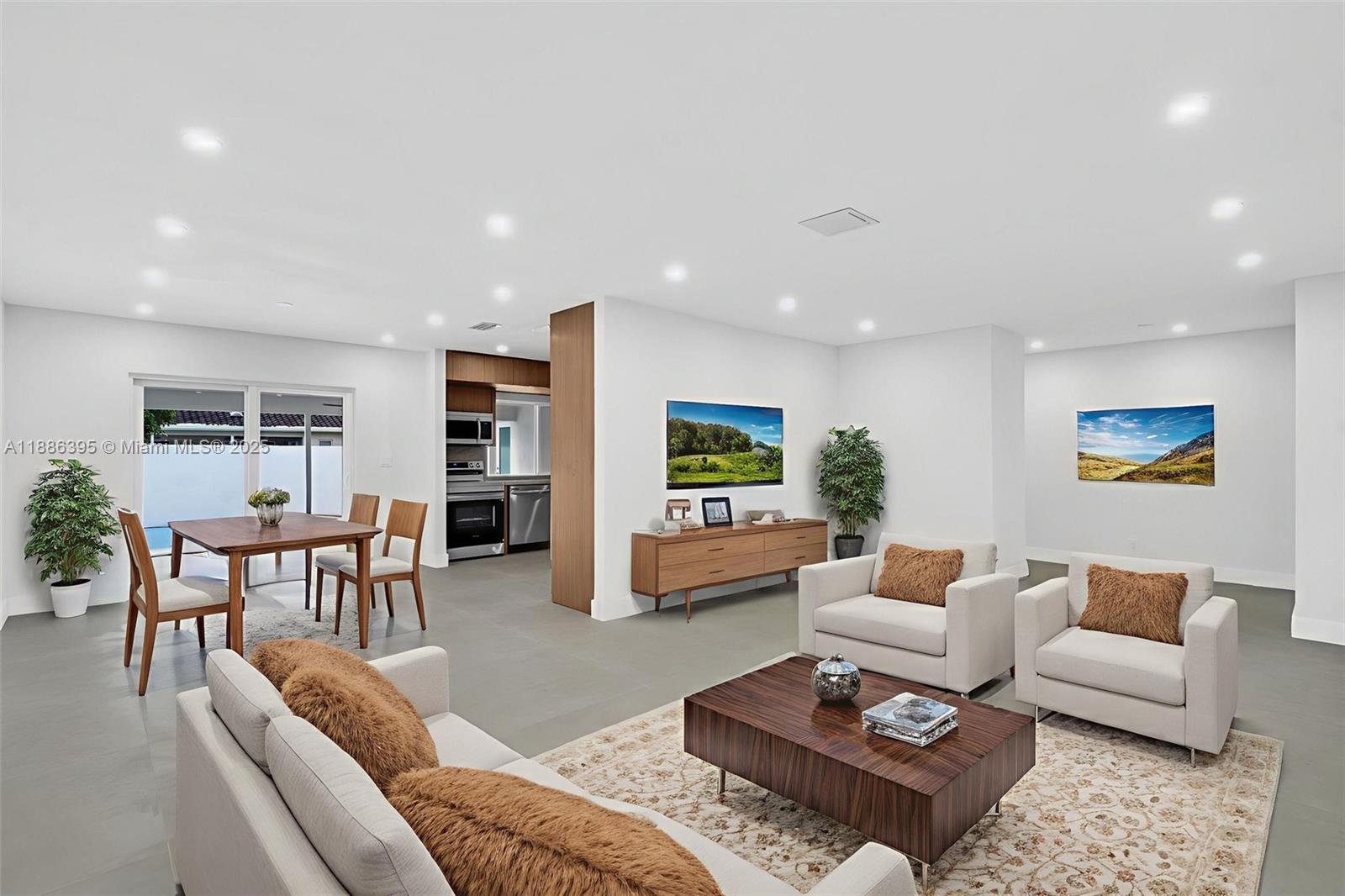 PLANTATION PARK LAKESITES - Residential