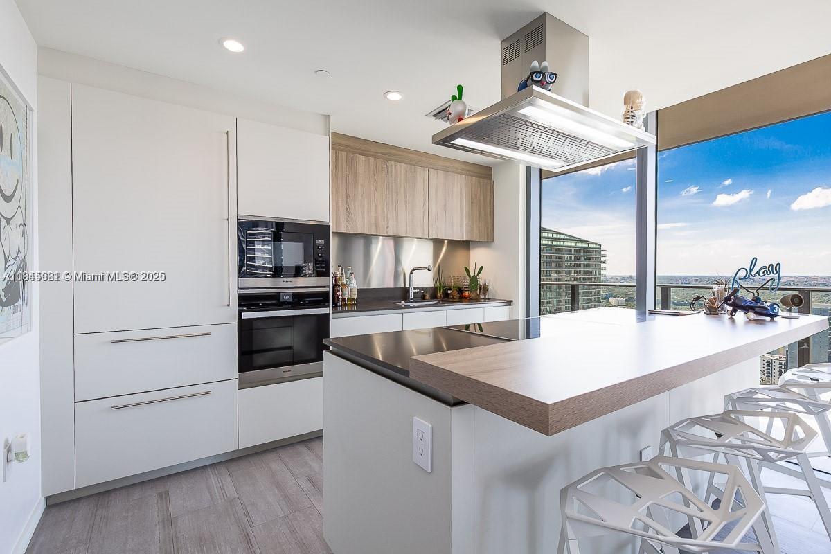 1000 Brickell Plz 3512