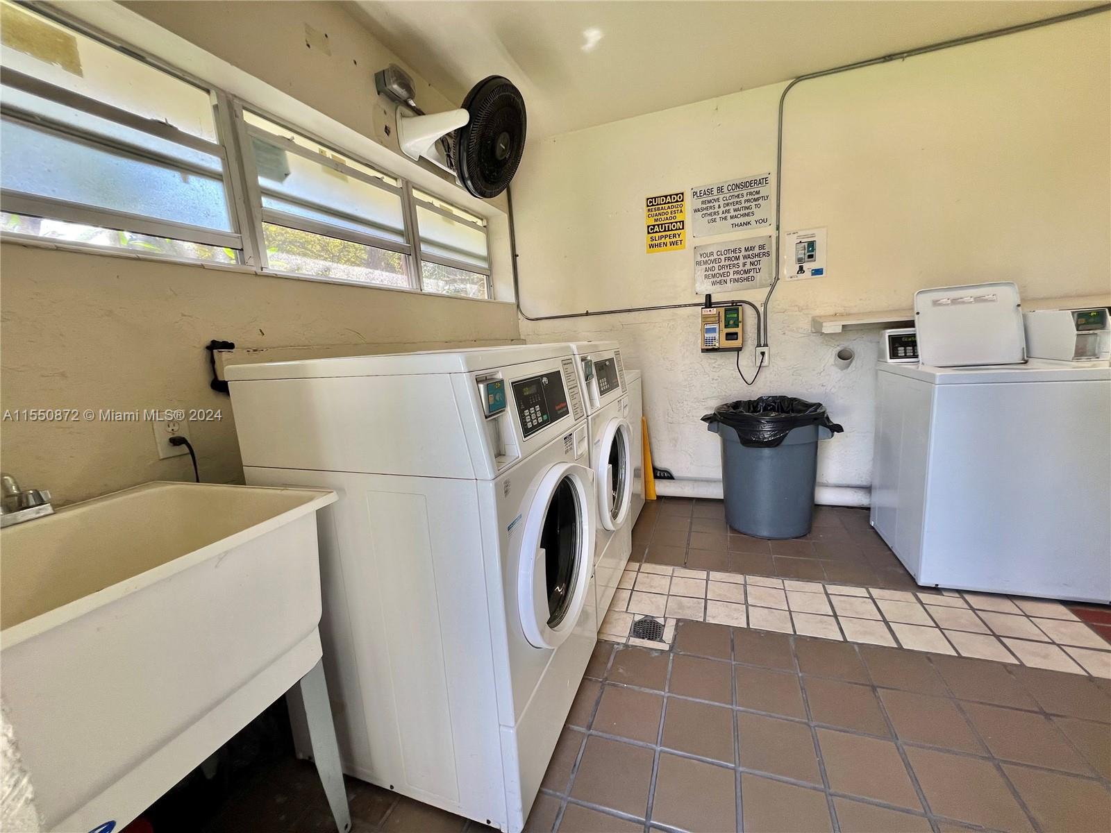 LAKEWOOD VILLAS CONDO - Residential Lease