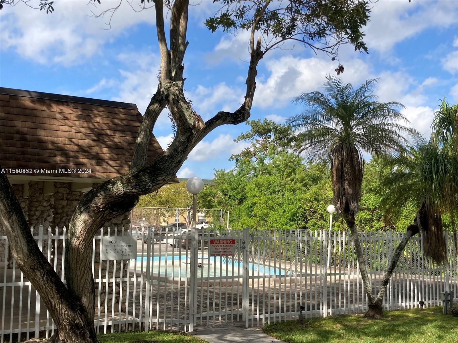 LAKEWOOD VILLAS CONDO - Residential Lease