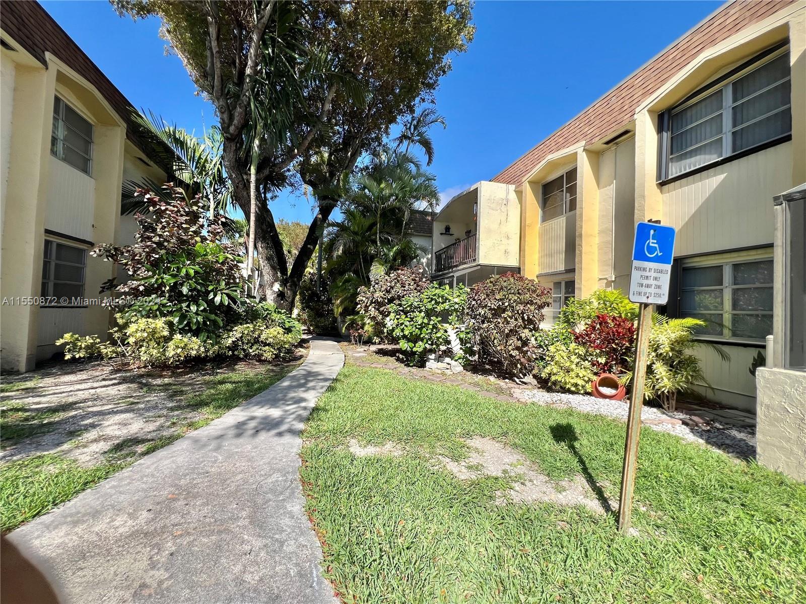 LAKEWOOD VILLAS CONDO - Residential Lease