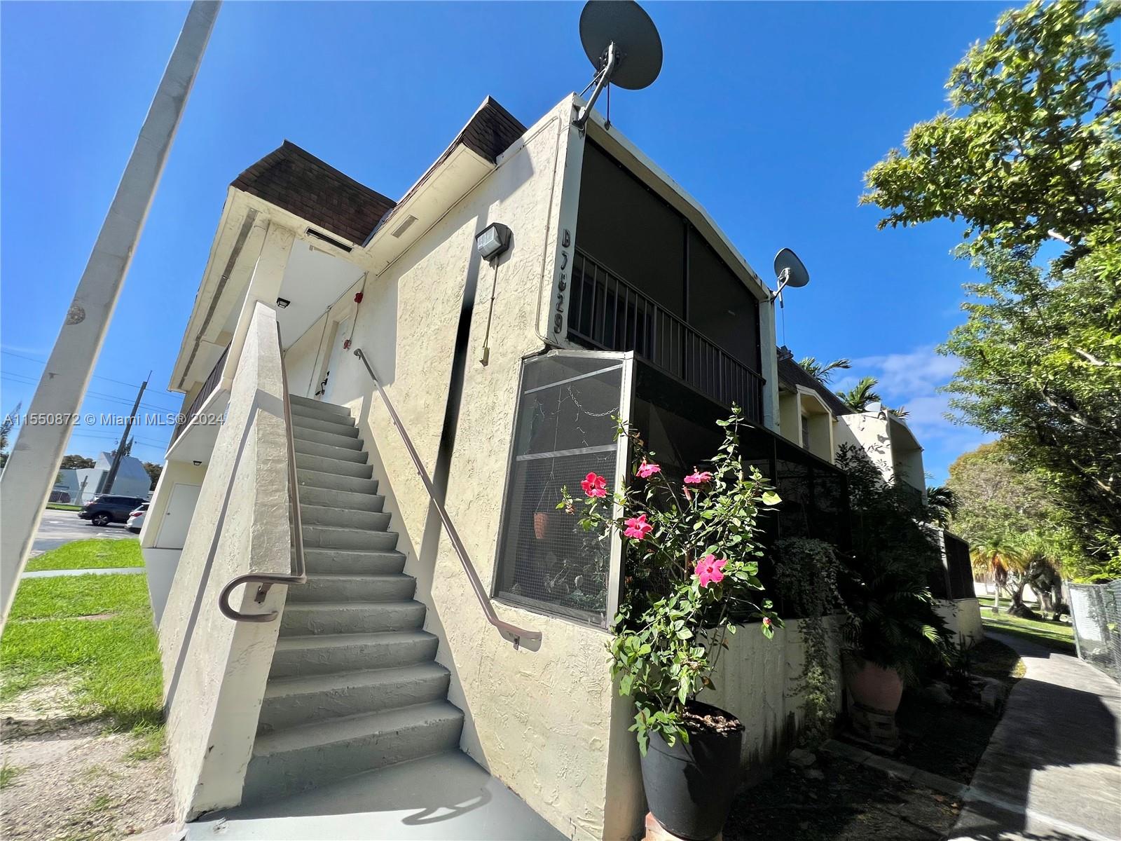 LAKEWOOD VILLAS CONDO - Residential Lease