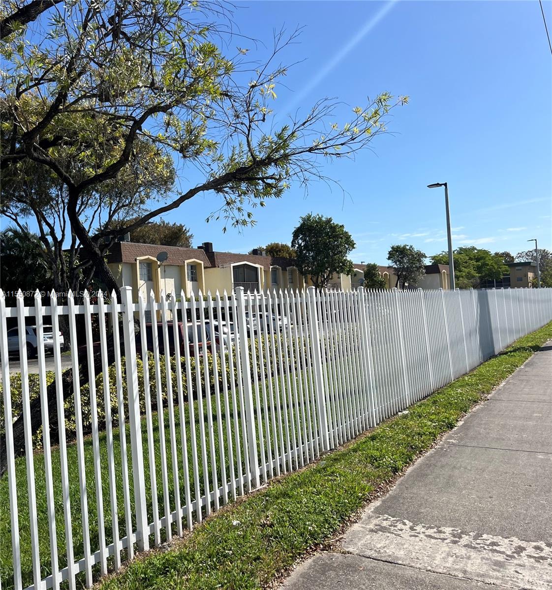 LAKEWOOD VILLAS CONDO - Residential Lease