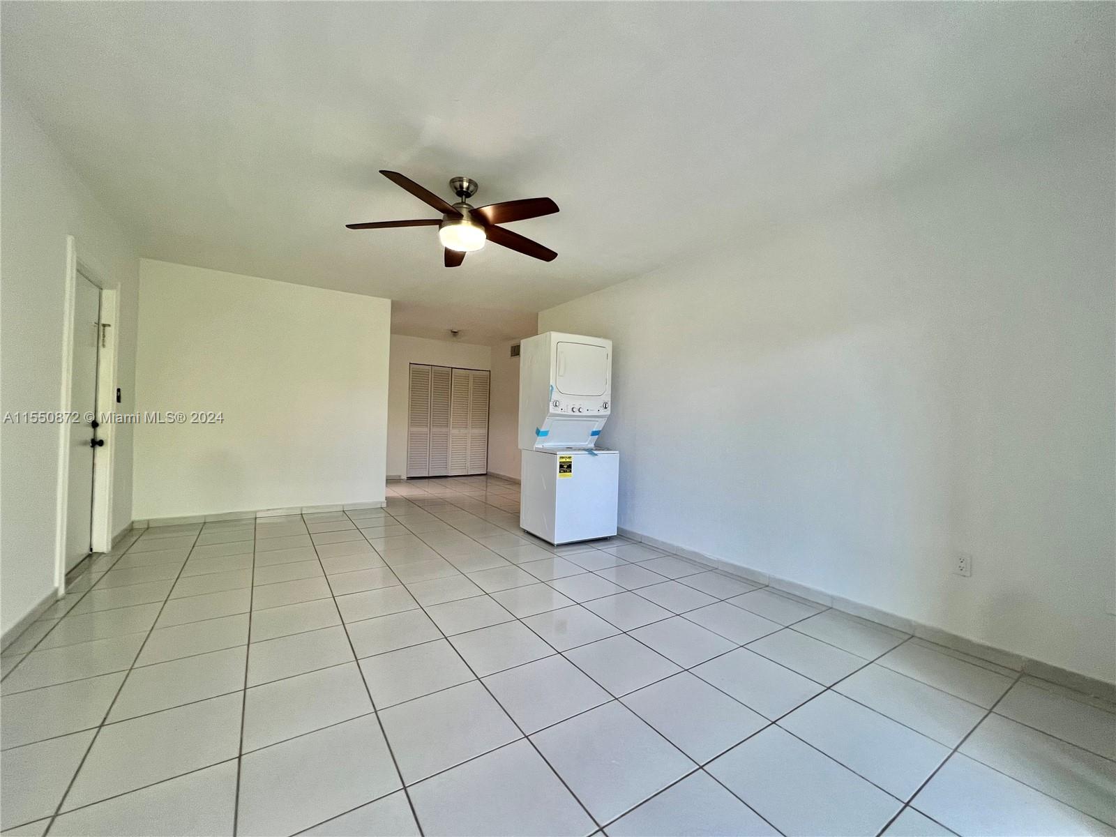LAKEWOOD VILLAS CONDO - Residential Lease
