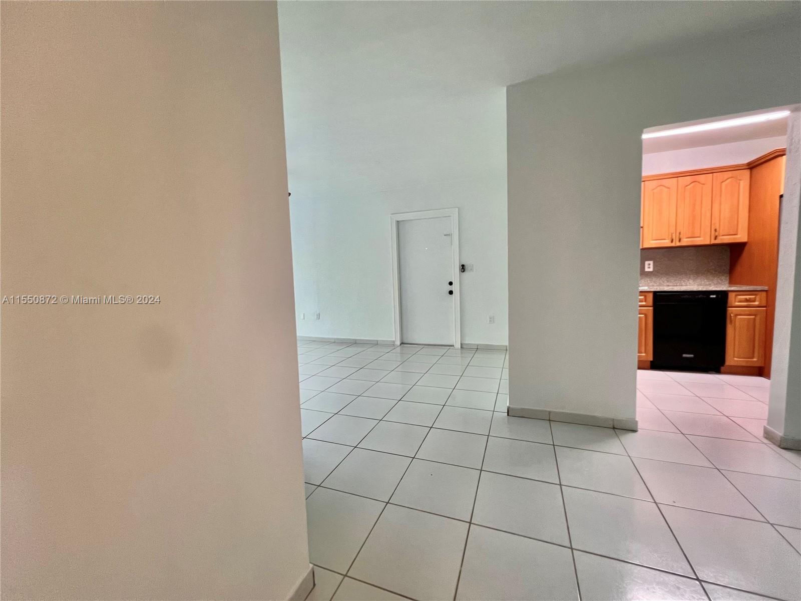 LAKEWOOD VILLAS CONDO - Residential Lease