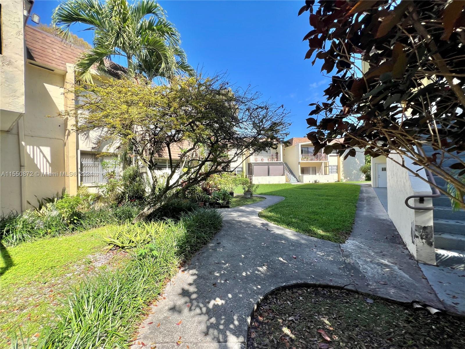 LAKEWOOD VILLAS CONDO - Residential Lease