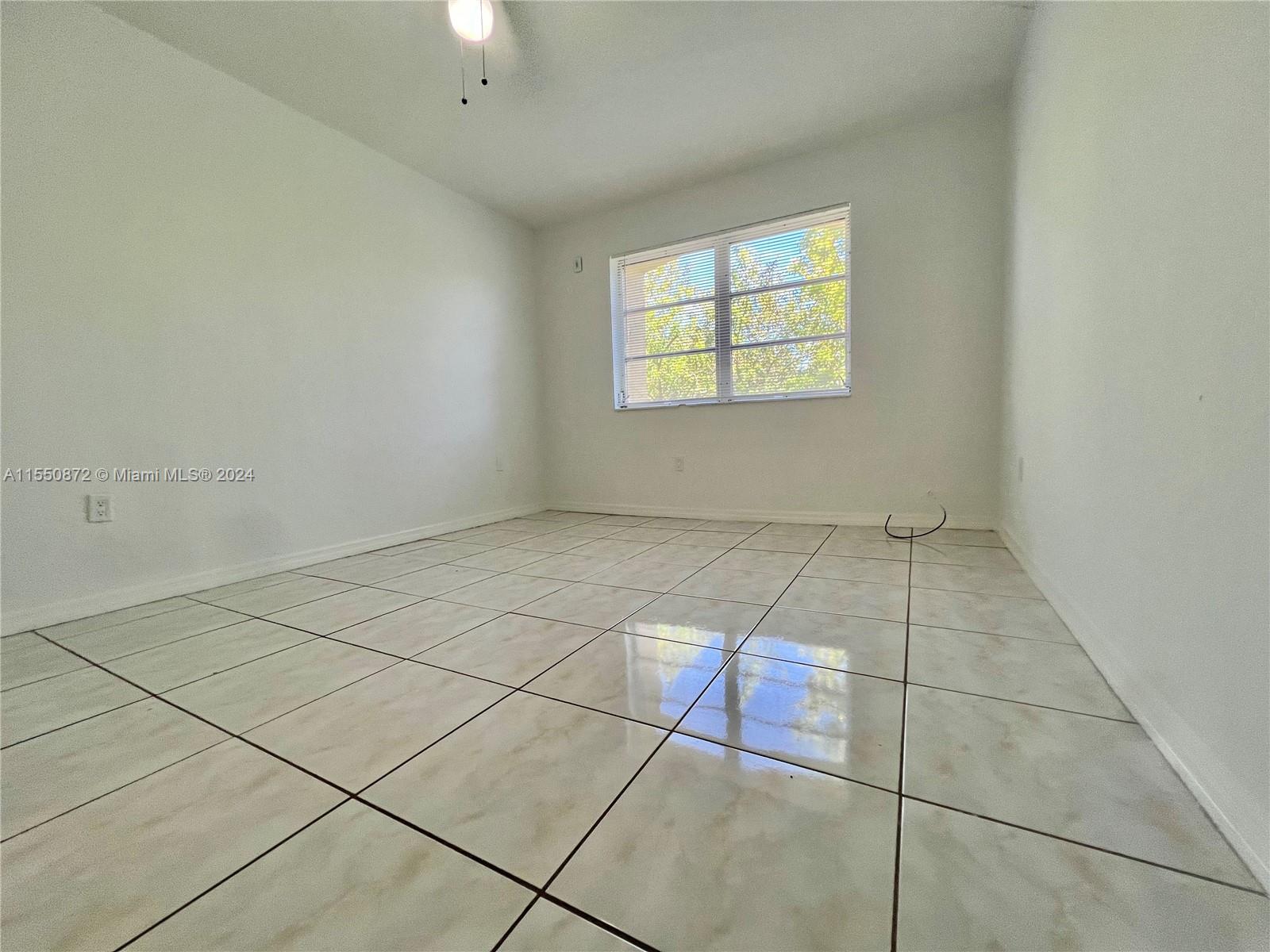 LAKEWOOD VILLAS CONDO - Residential Lease