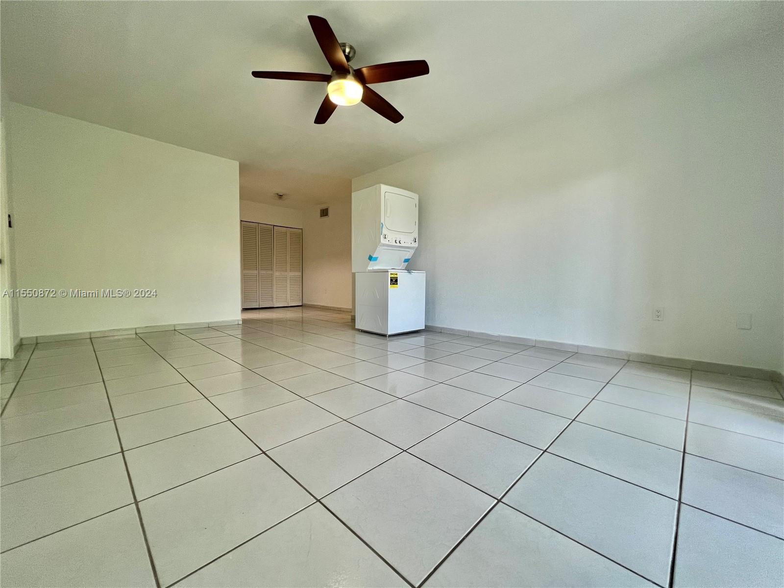 LAKEWOOD VILLAS CONDO - Residential Lease