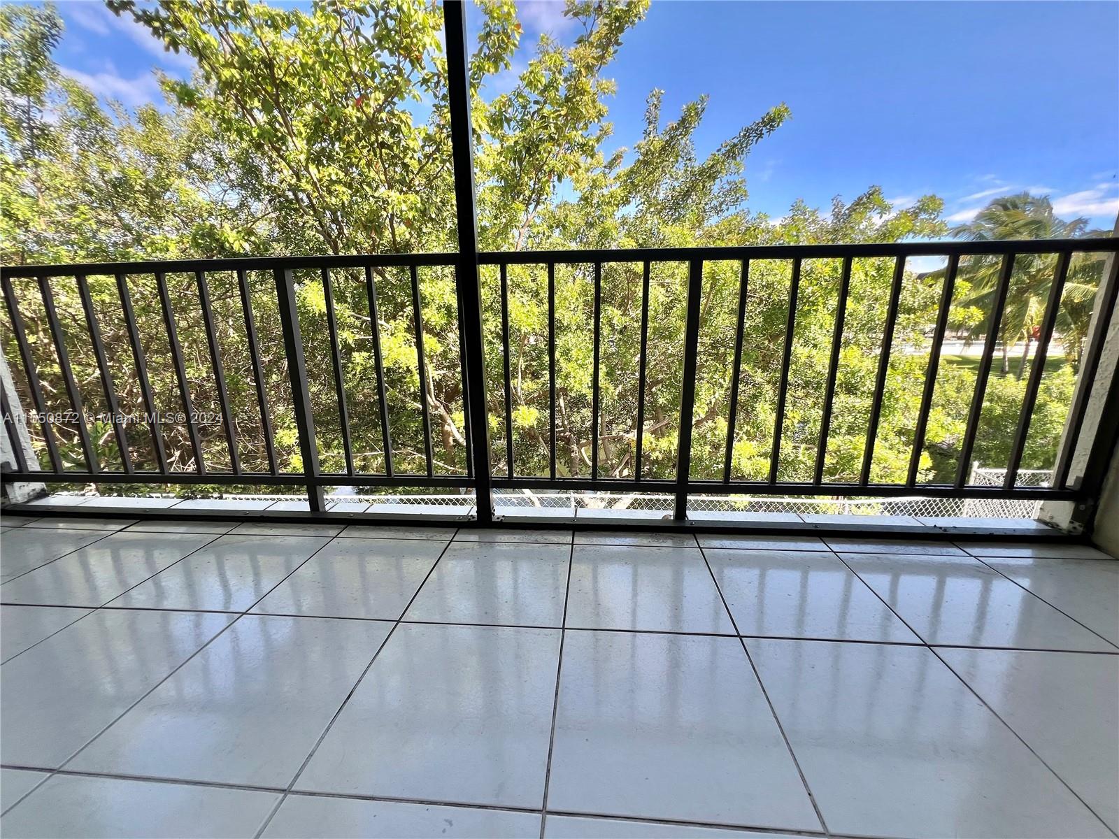 LAKEWOOD VILLAS CONDO - Residential Lease