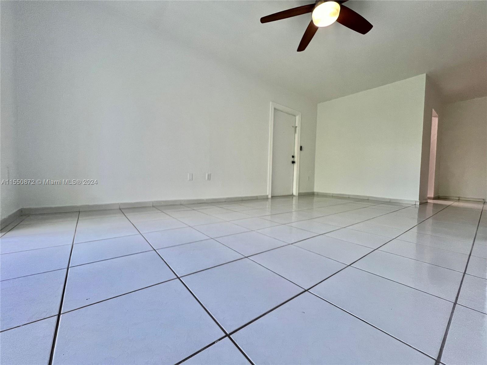 LAKEWOOD VILLAS CONDO - Residential Lease