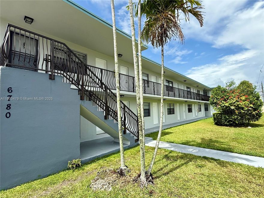 Corner ground-floor 1-bed, 1-bath unit in “Ludlam Gardens Condo” offering approximately 518?sq?ft of living space. Features include an eat-in kitchen, tile/laminate flooring, one assigned parking space and no stairs required for access. This unit is tenant-occupied under a lease that expires October?31,?2026, making it a potential investment option. Conveniently located near shopping, dining, and major roadways in zip code?33155.
