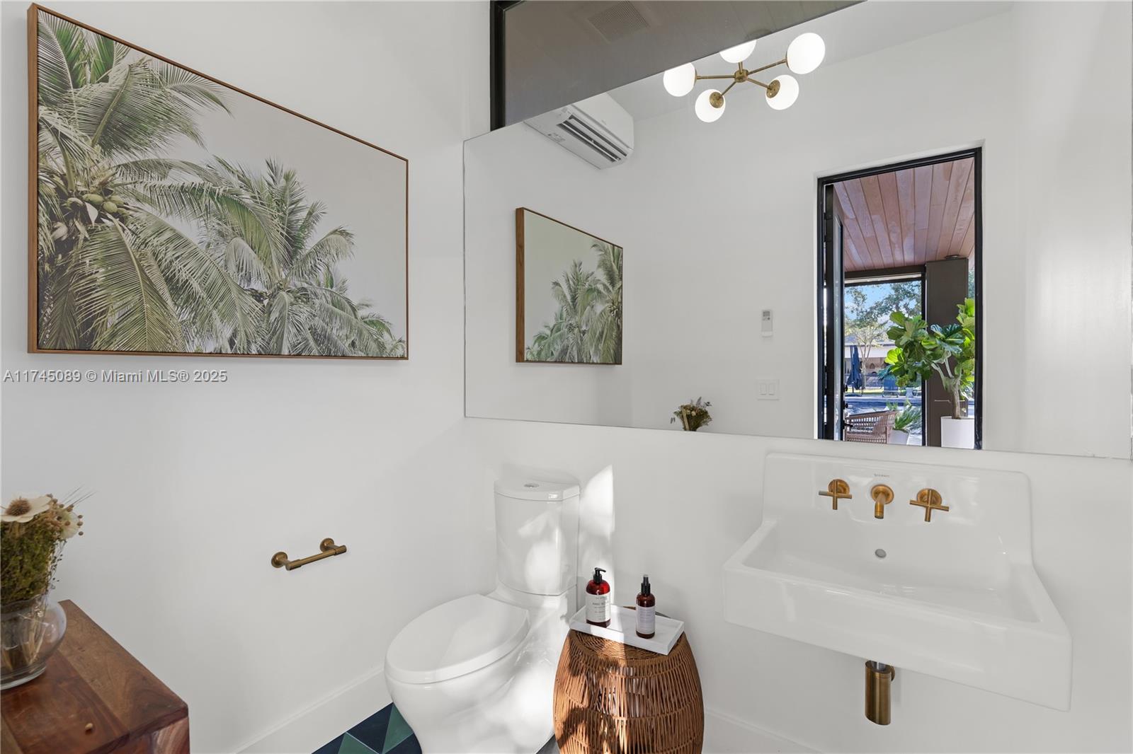 WILLOU HILL - Residential