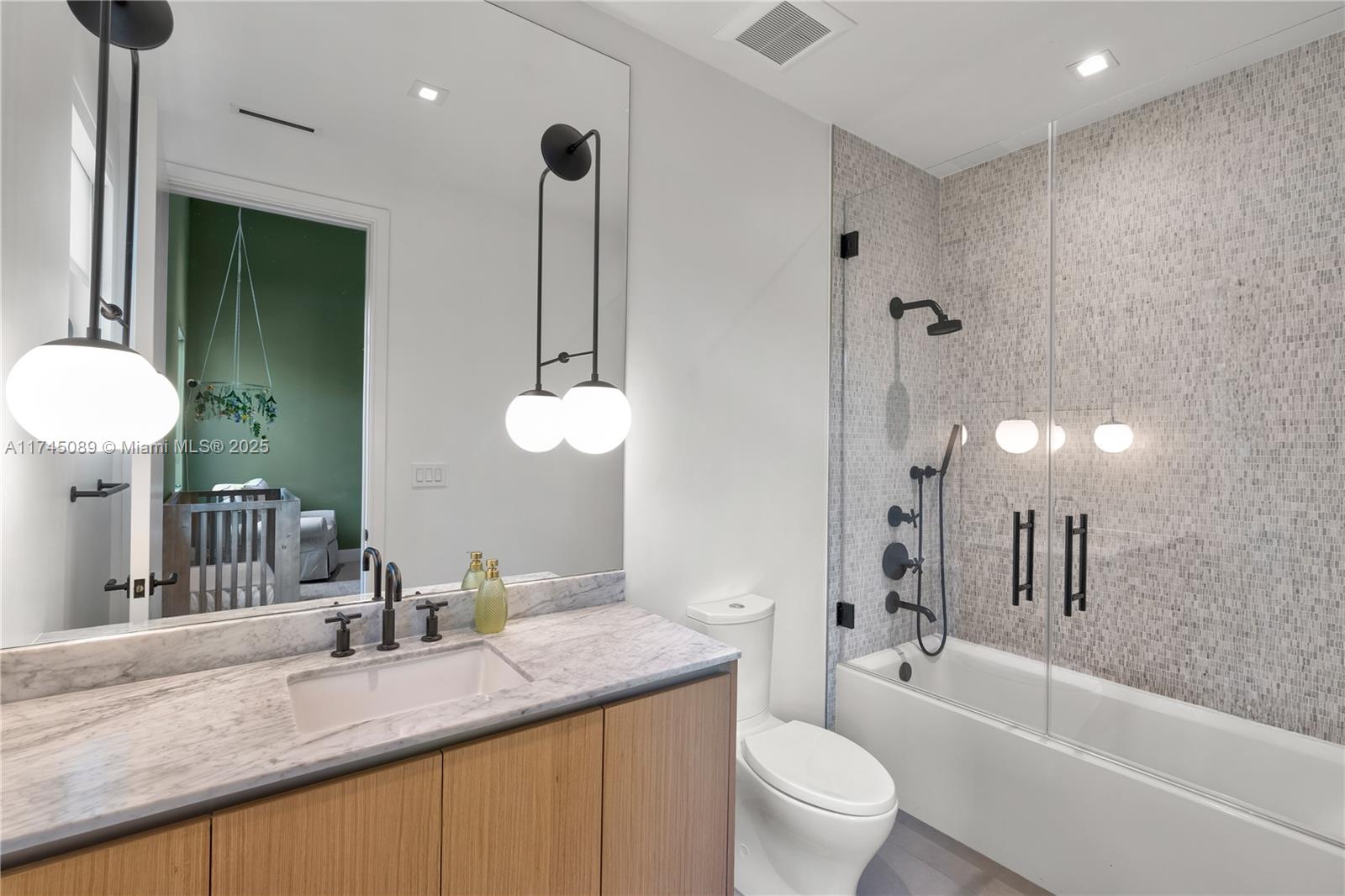 WILLOU HILL - Residential