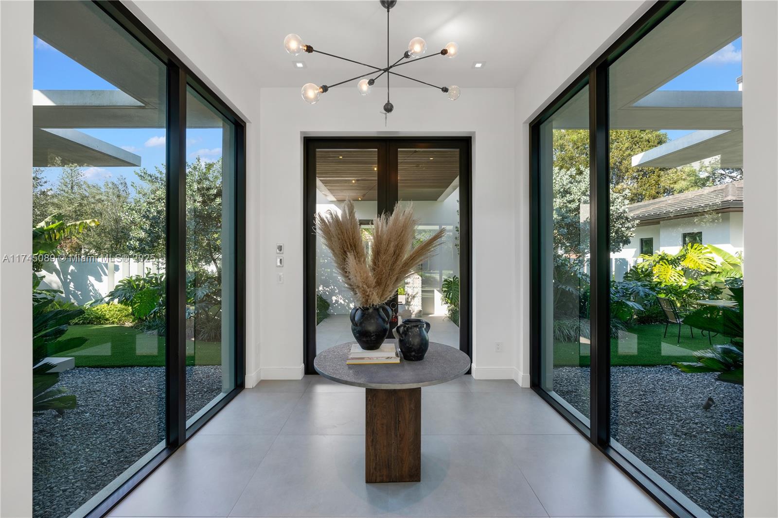 WILLOU HILL - Residential