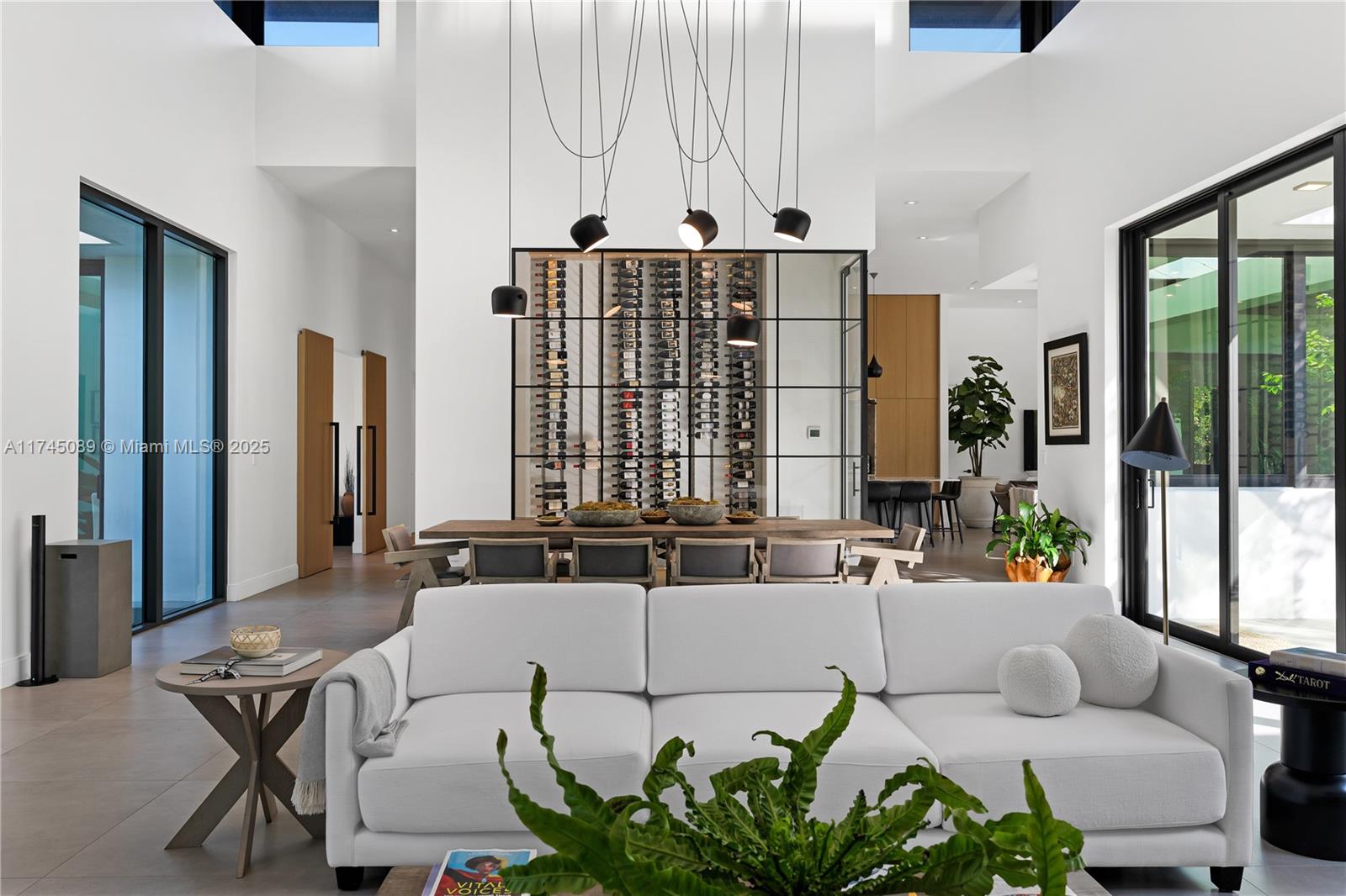 WILLOU HILL - Residential