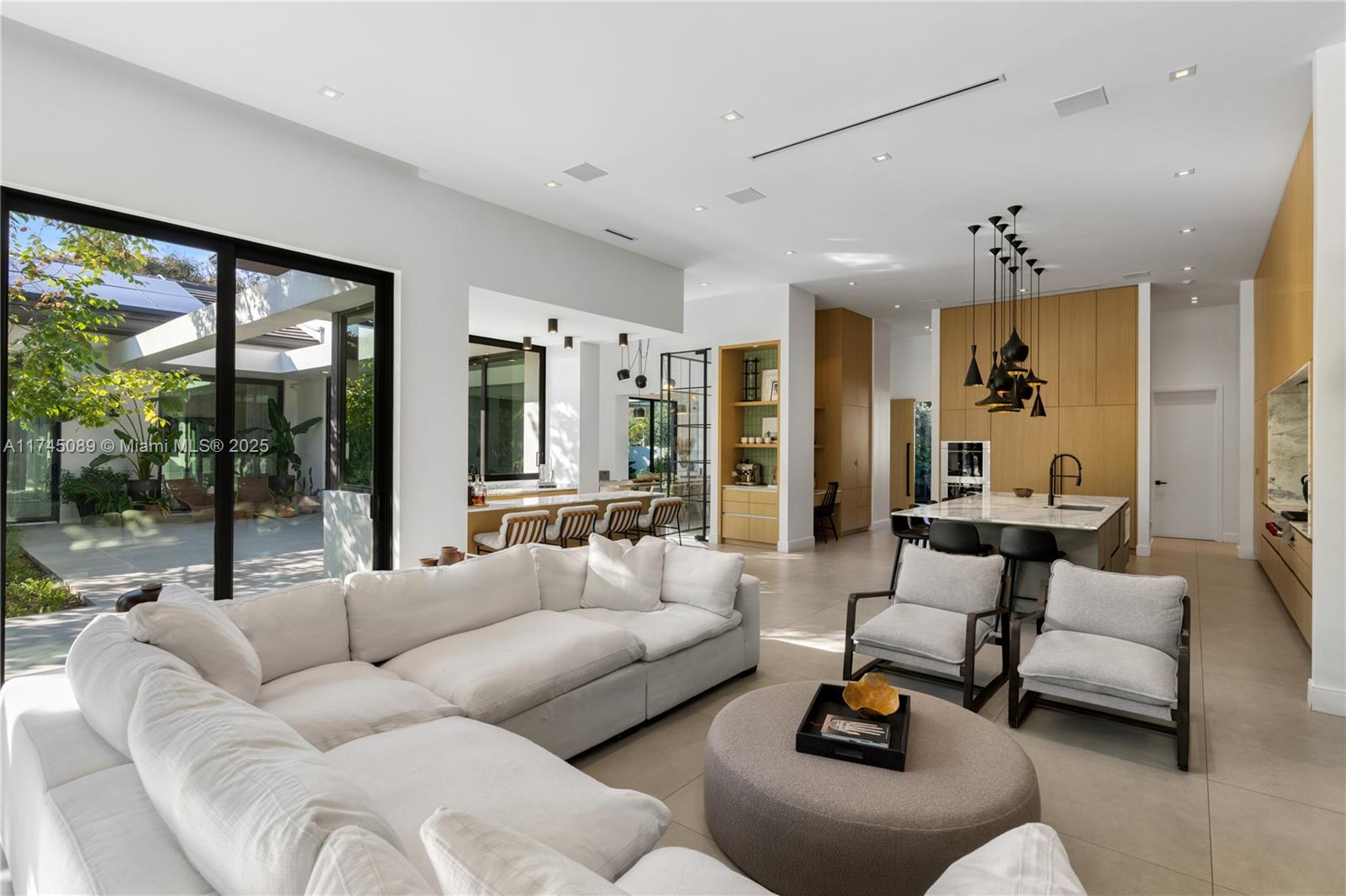 WILLOU HILL - Residential