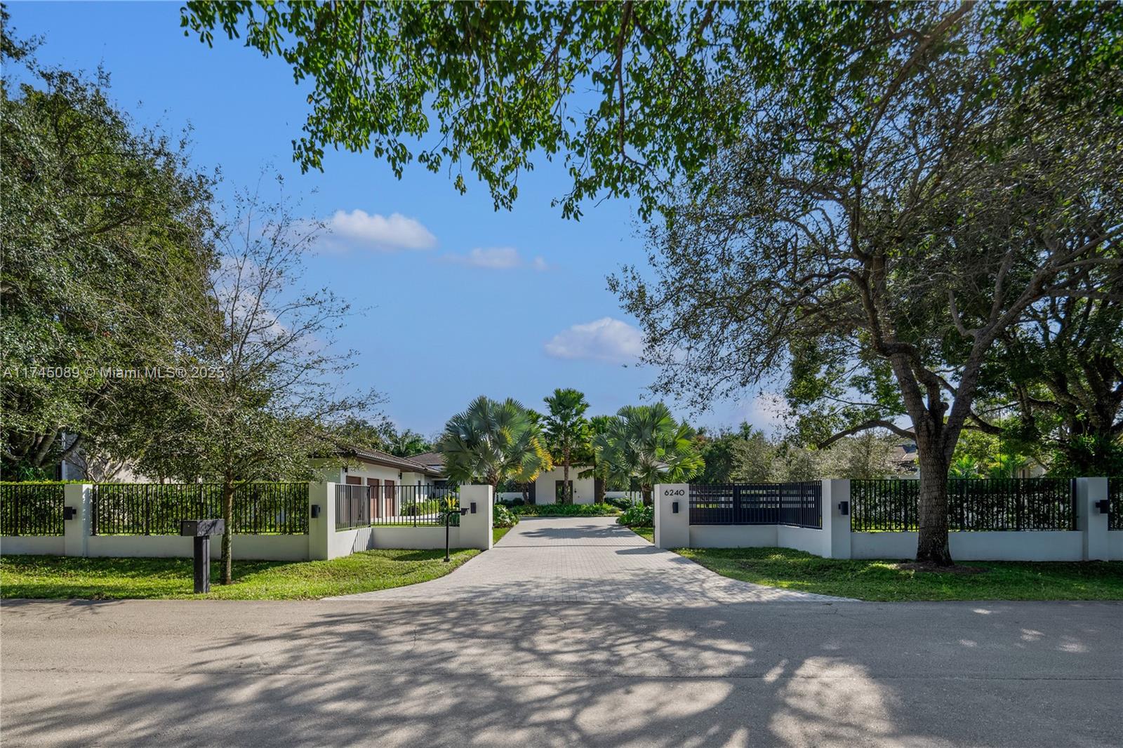 WILLOU HILL - Residential