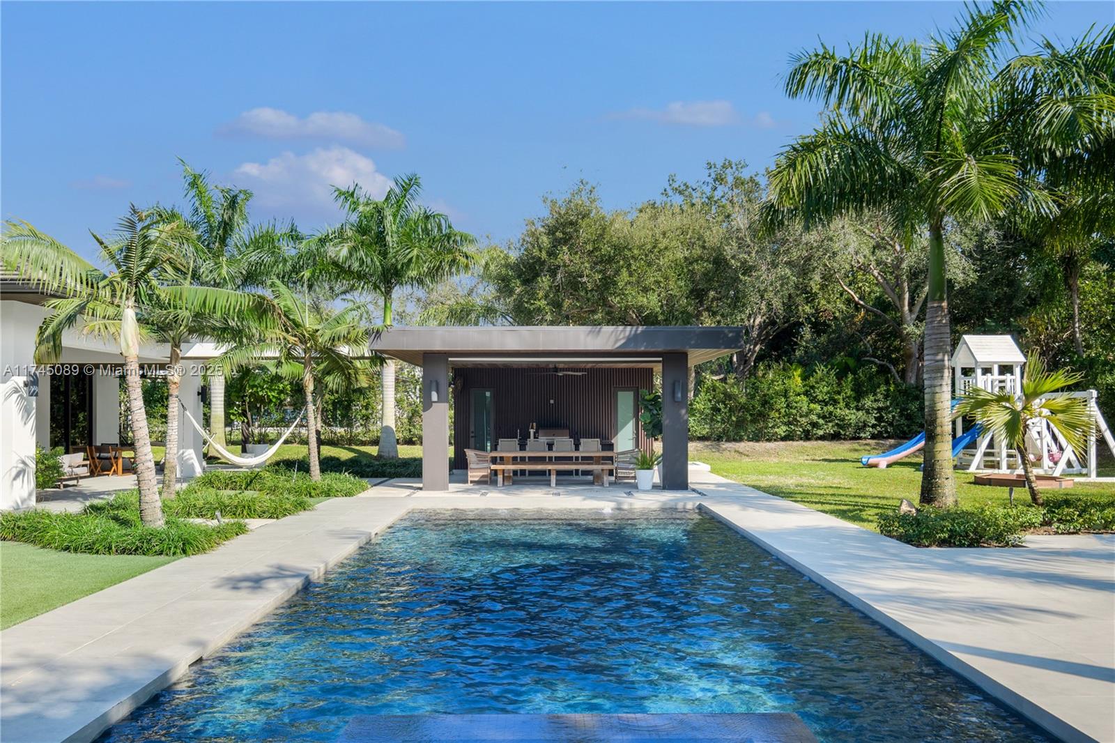 WILLOU HILL - Residential