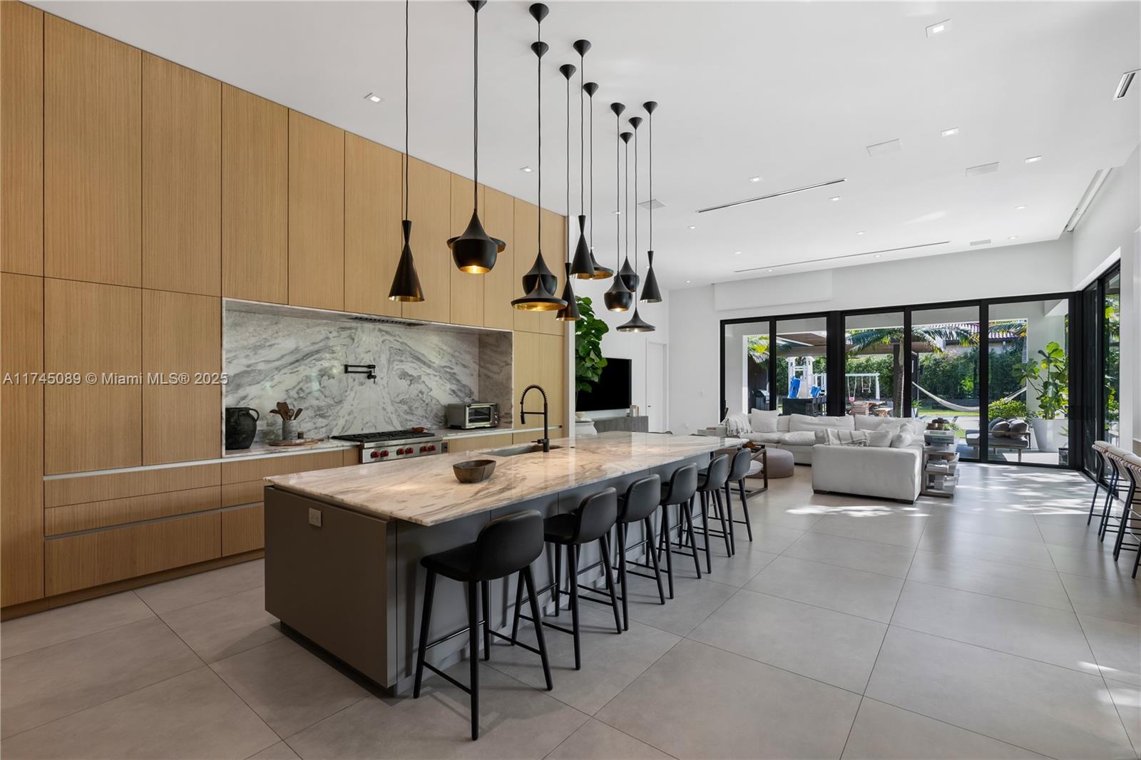 WILLOU HILL - Residential