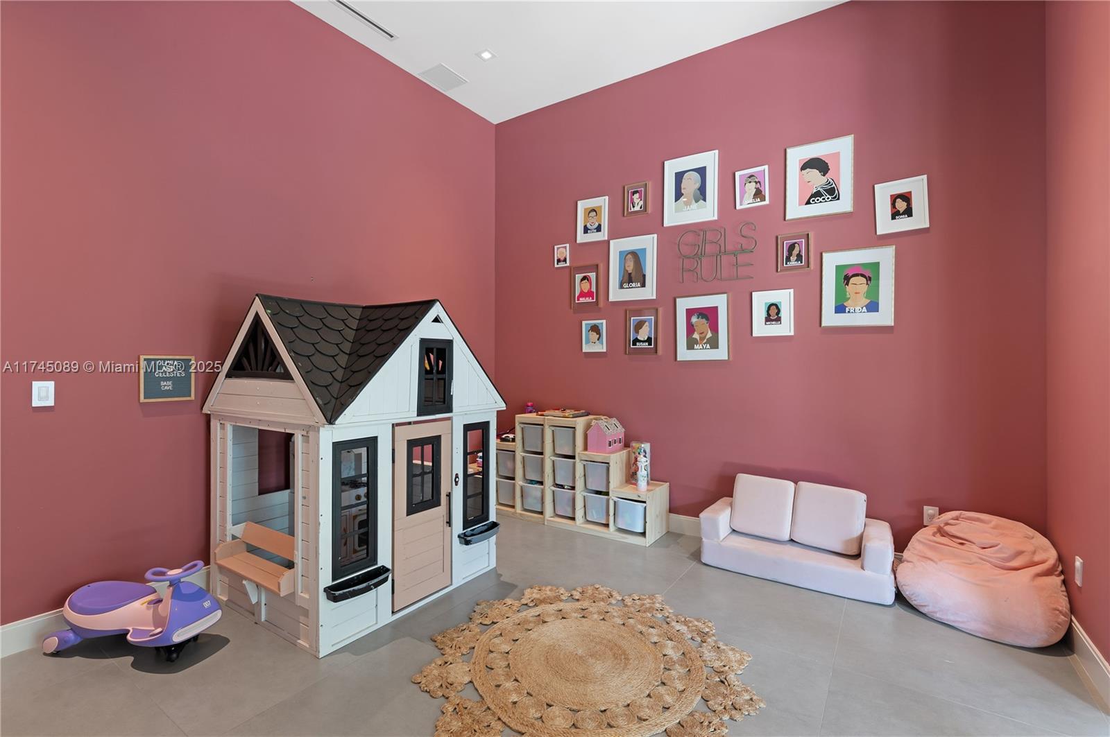 WILLOU HILL - Residential