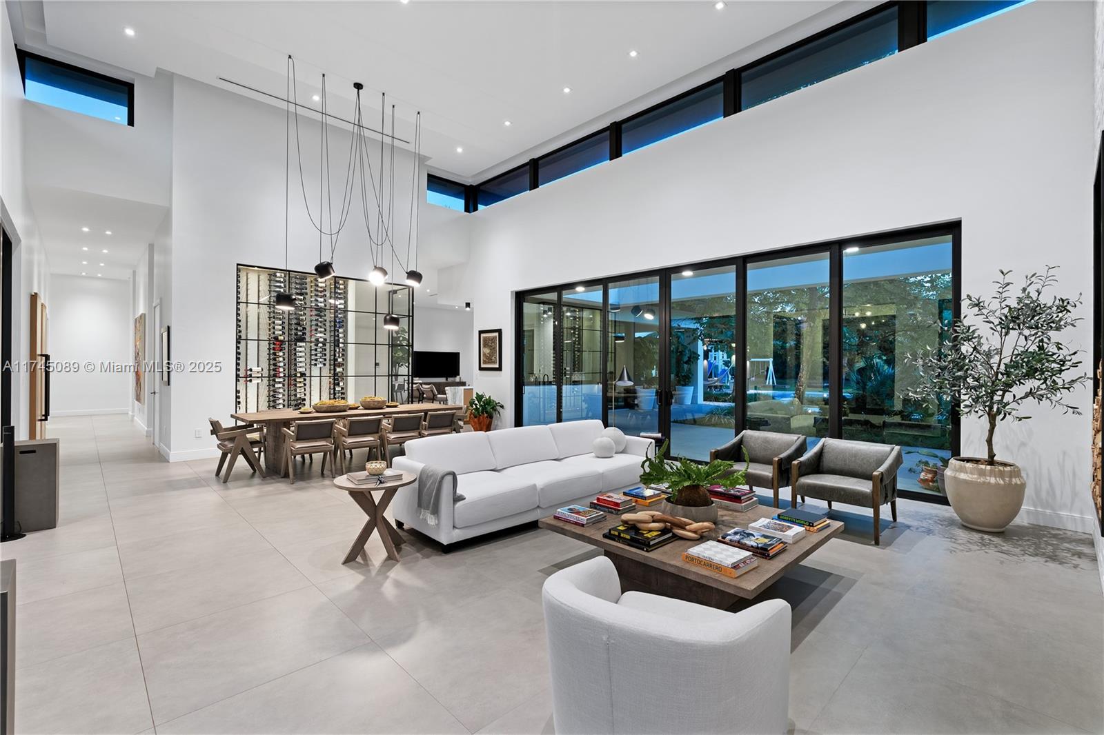 WILLOU HILL - Residential