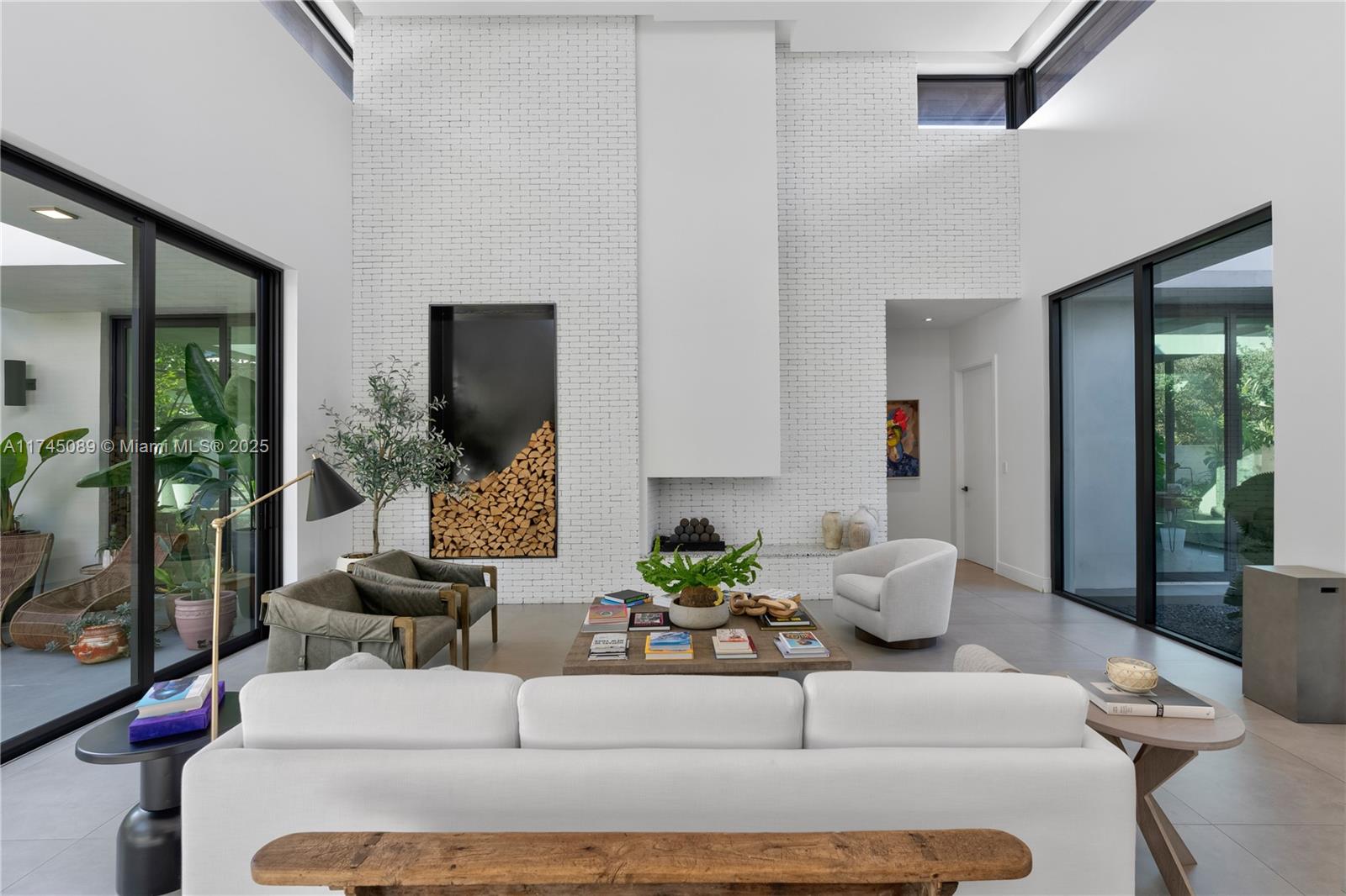 WILLOU HILL - Residential