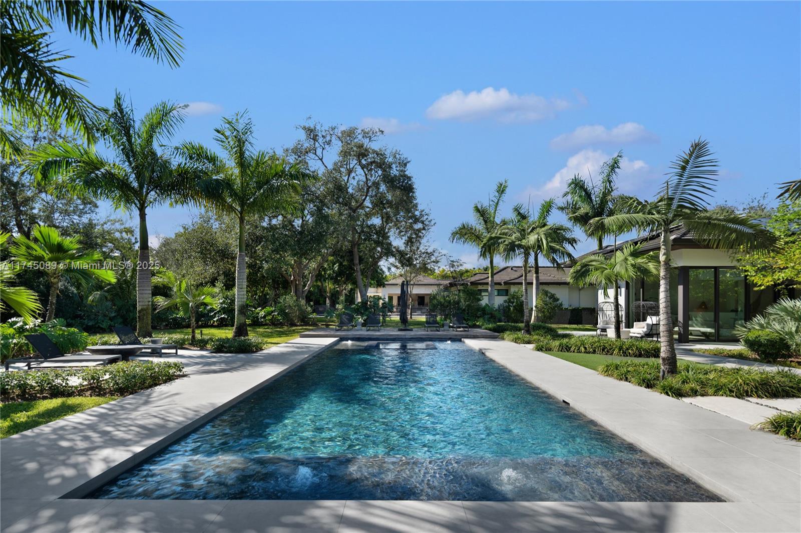 WILLOU HILL - Residential