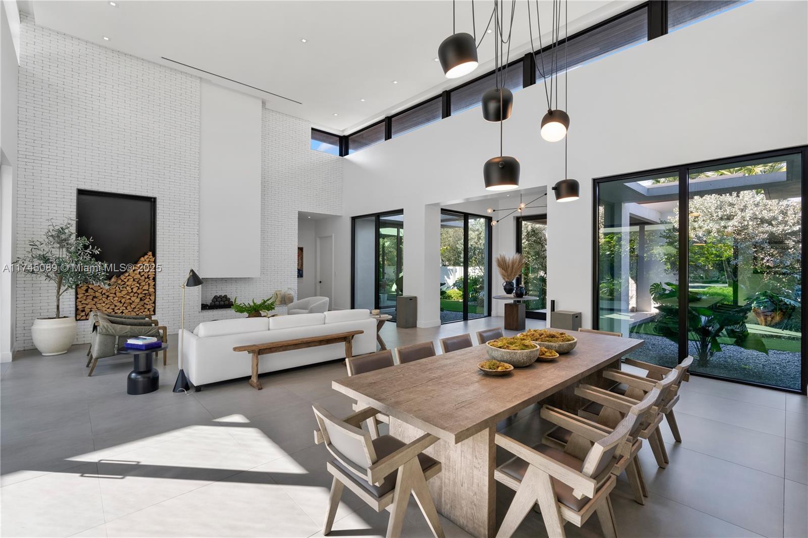 WILLOU HILL - Residential