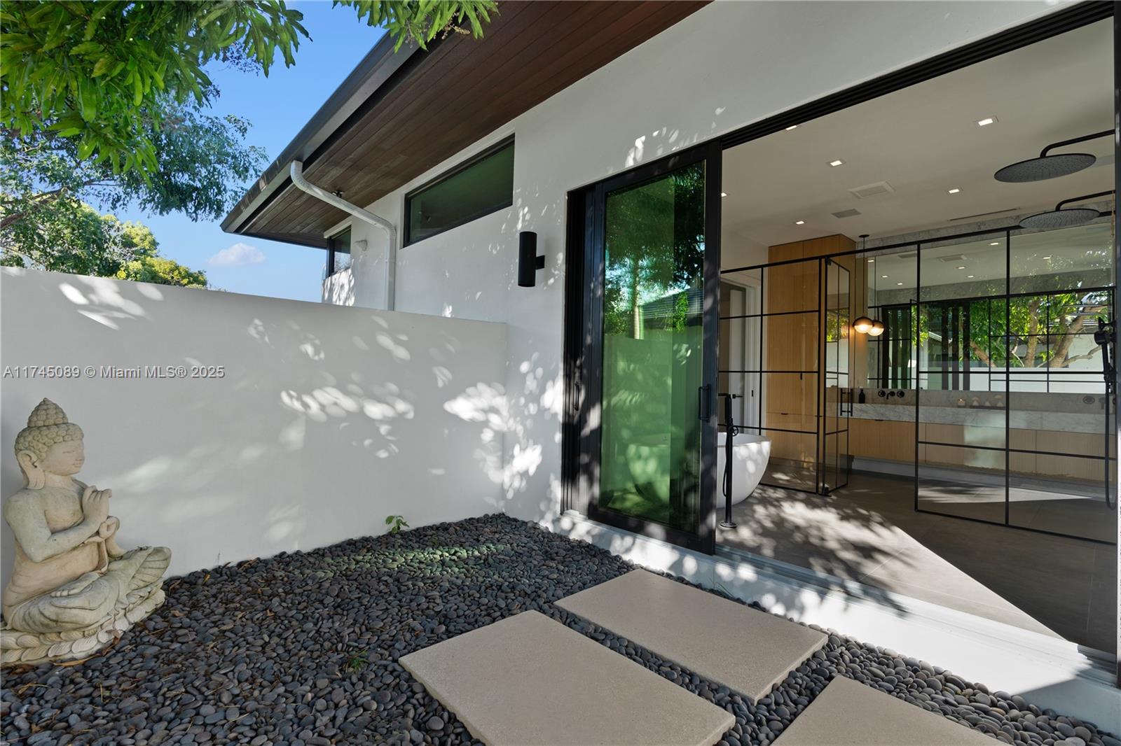 WILLOU HILL - Residential