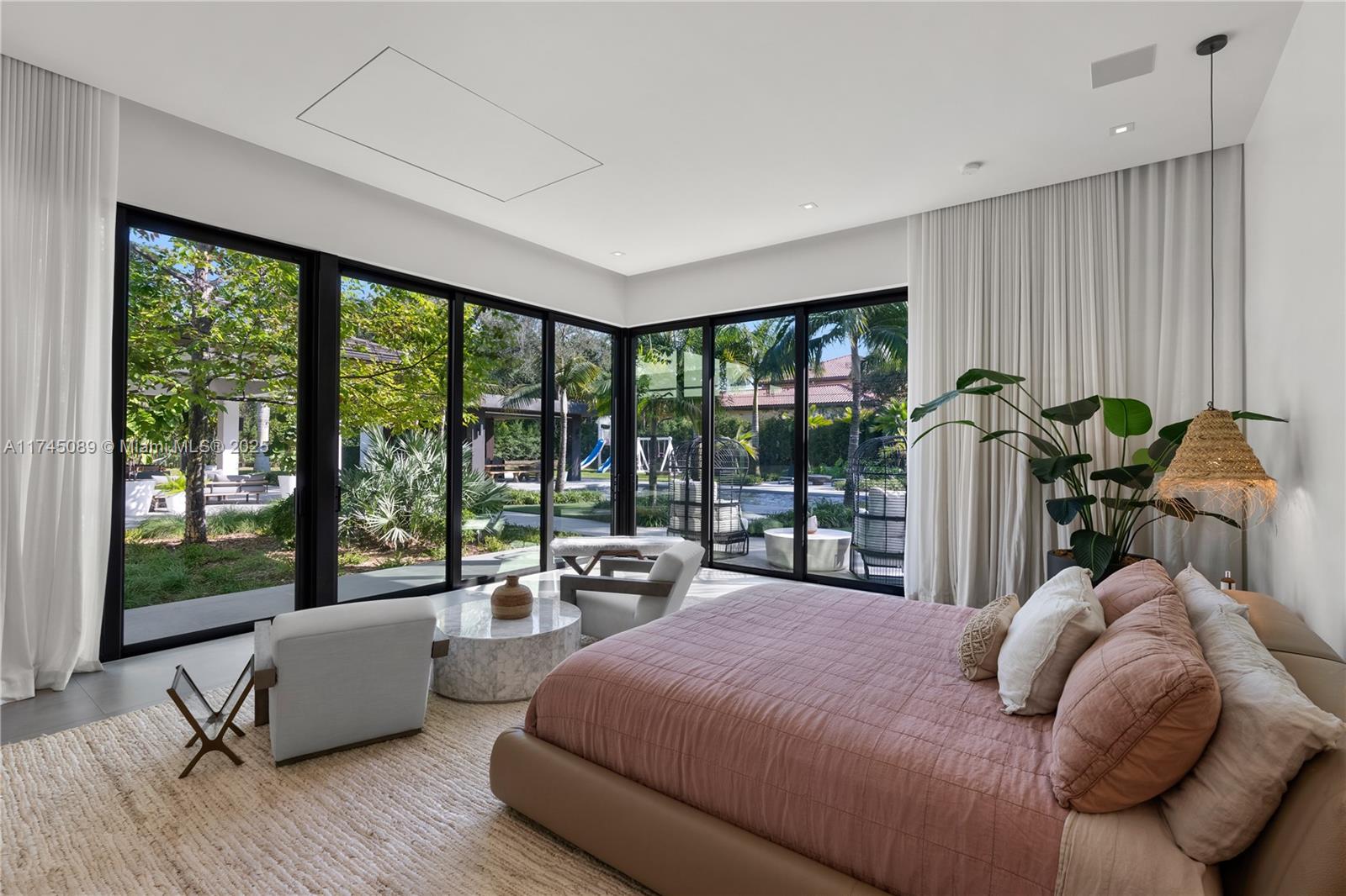 WILLOU HILL - Residential