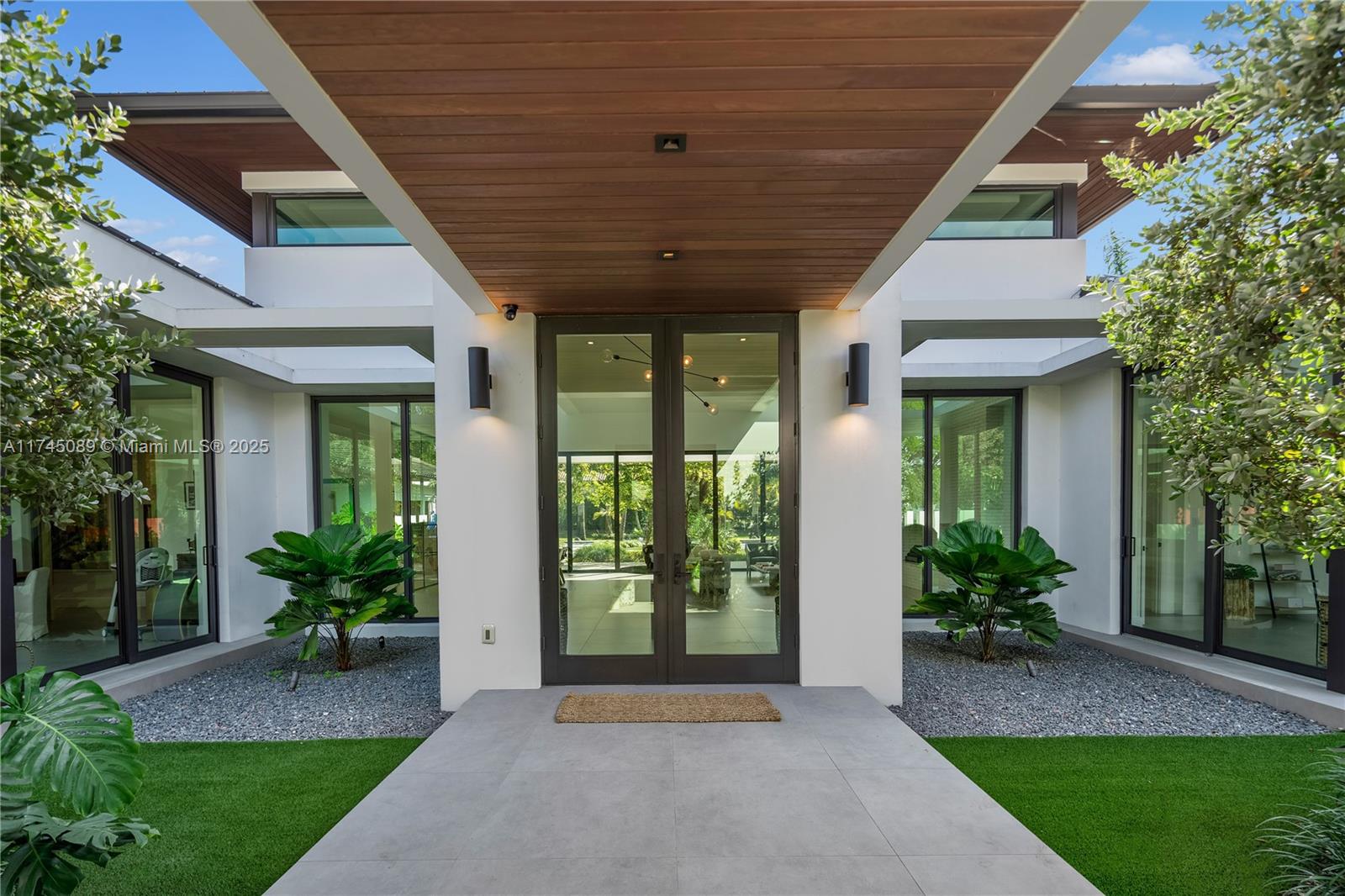 WILLOU HILL - Residential