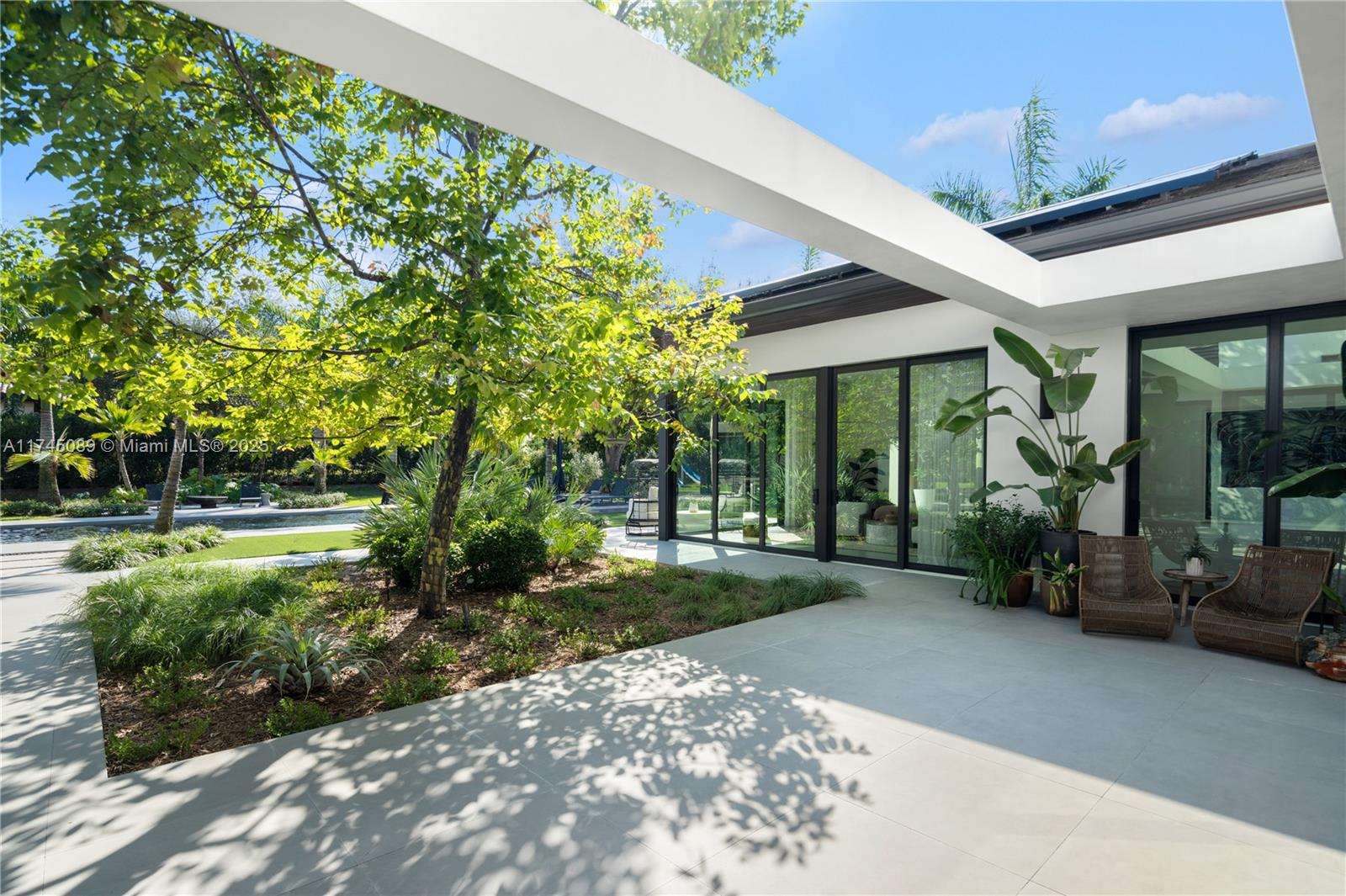 WILLOU HILL - Residential