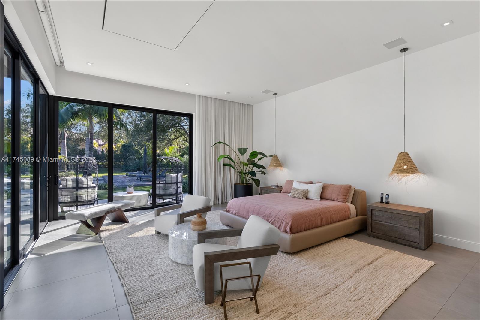 WILLOU HILL - Residential