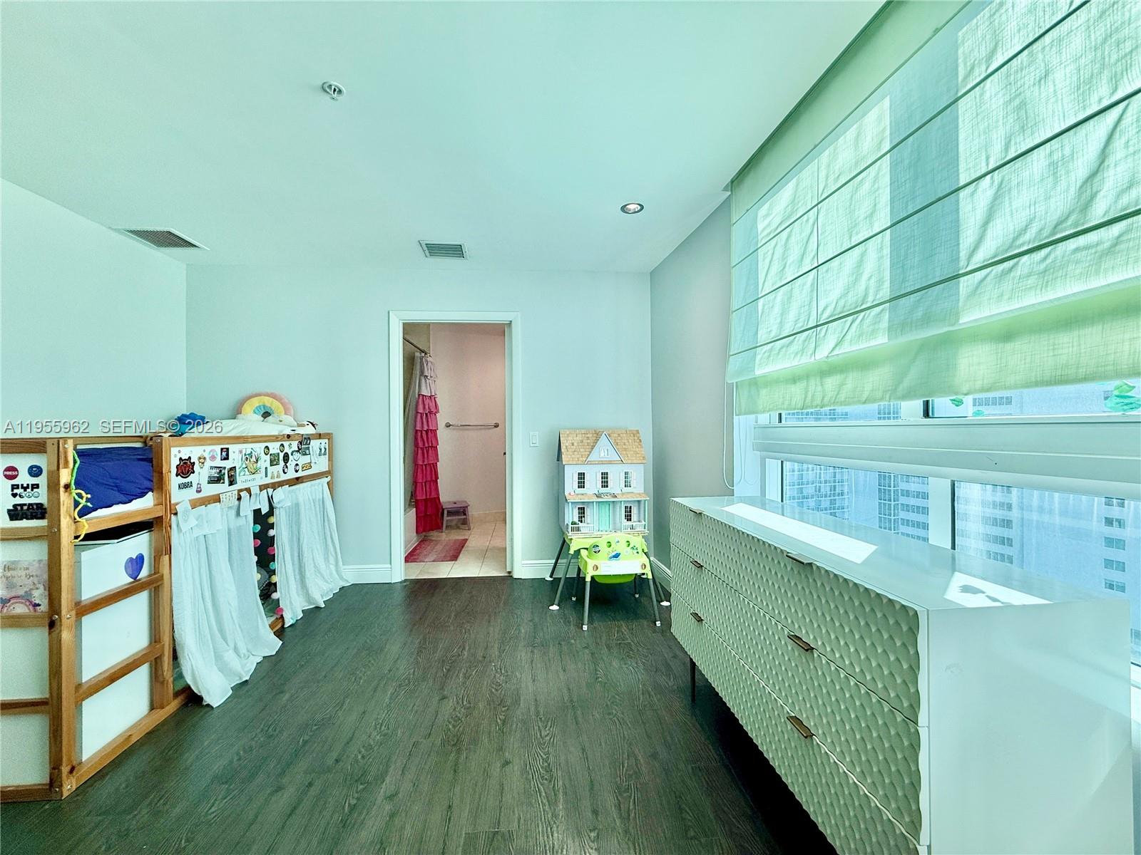 QUANTUM ON THE BAY CONDO - Residential