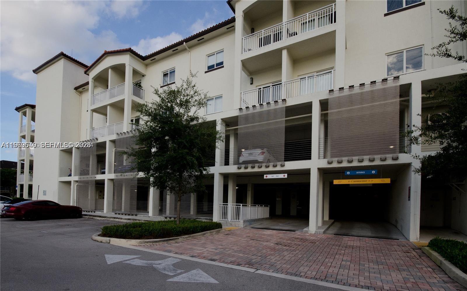 ISLANDS AT DORAL 1ST ADDI - Residential Lease