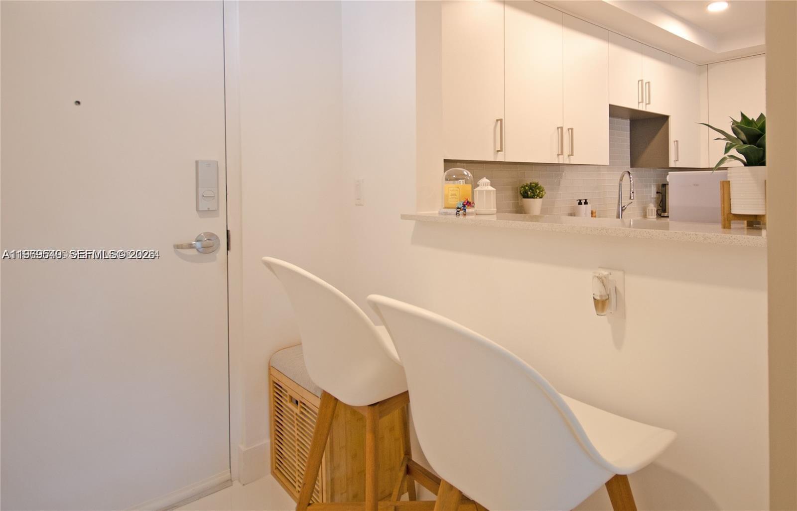 ISLANDS AT DORAL 1ST ADDI - Residential Lease