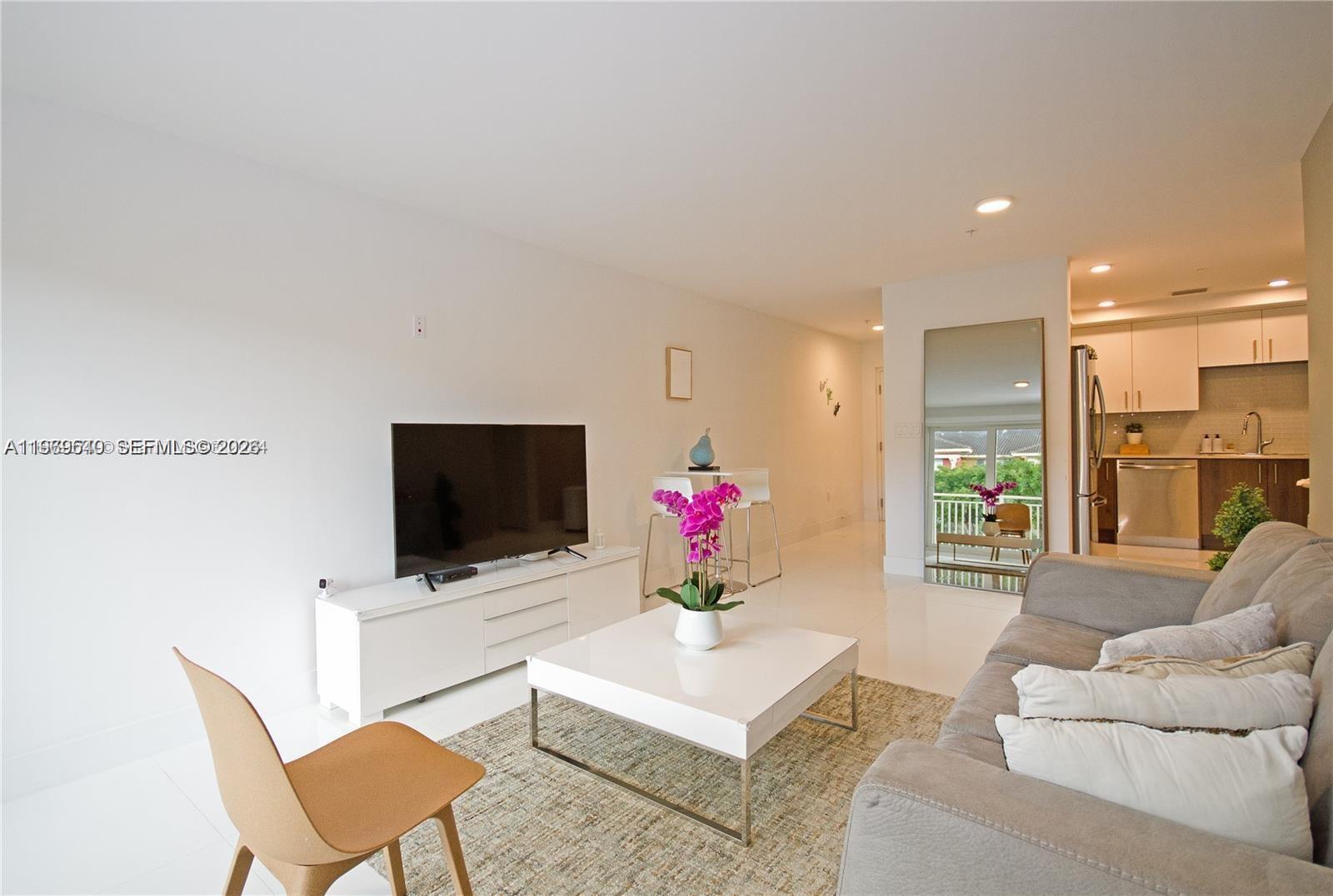 ISLANDS AT DORAL 1ST ADDI - Residential Lease