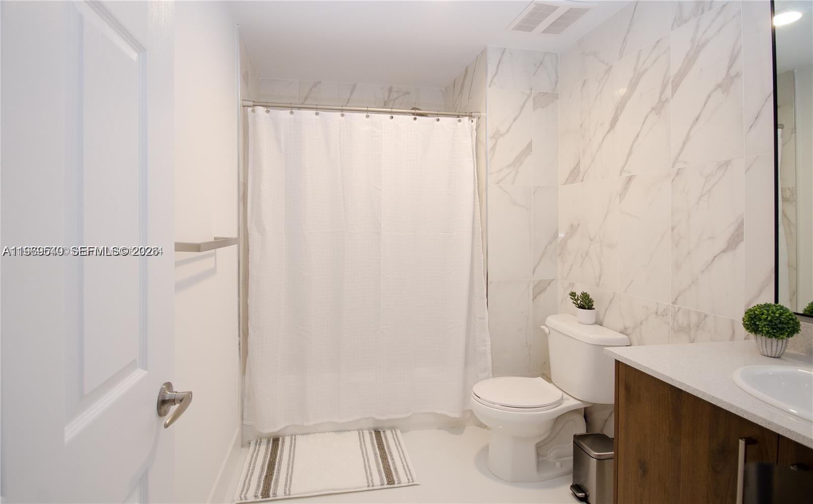 ISLANDS AT DORAL 1ST ADDI - Residential Lease