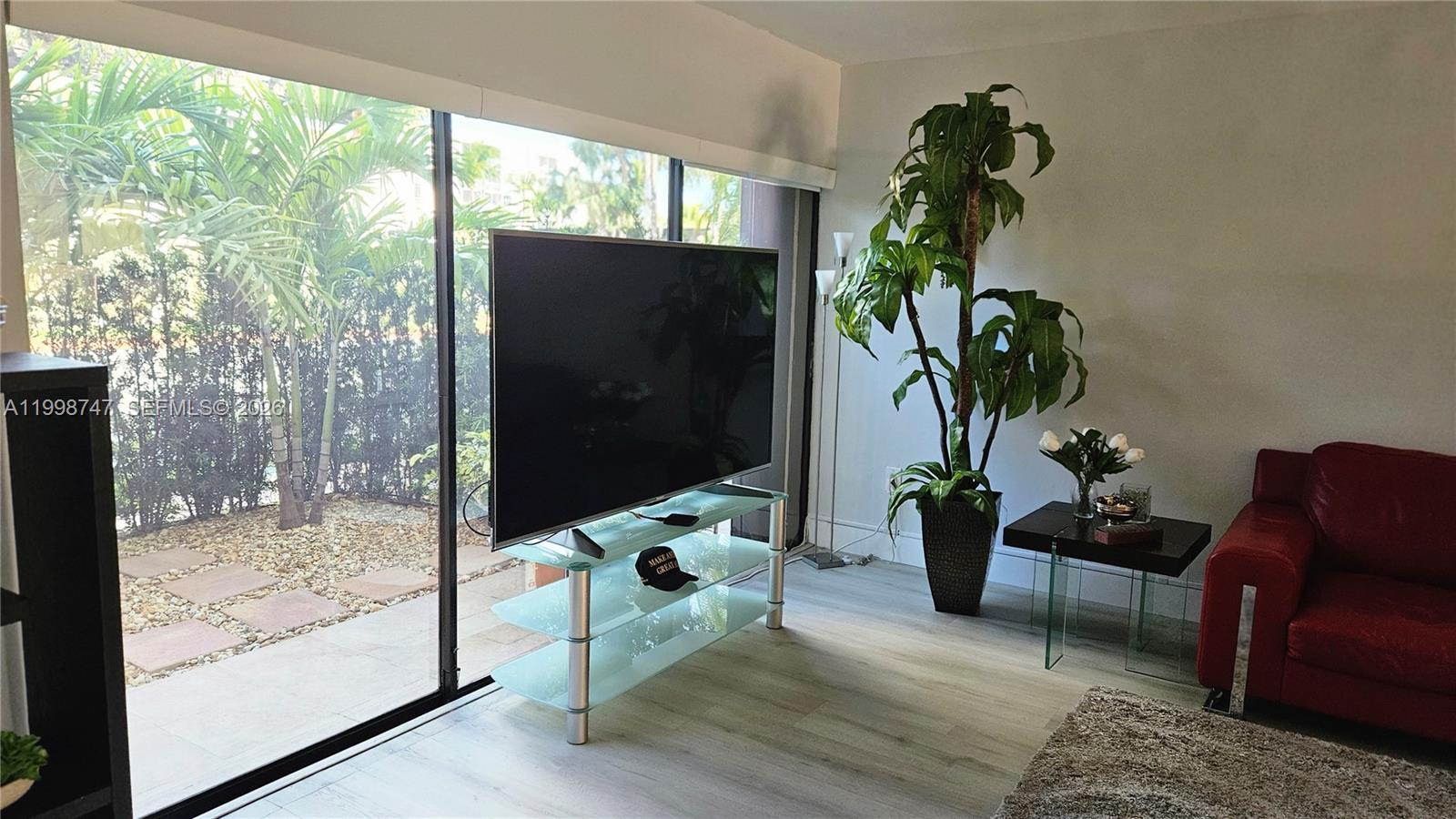 LEEWARD POINT CONDO - Residential Lease