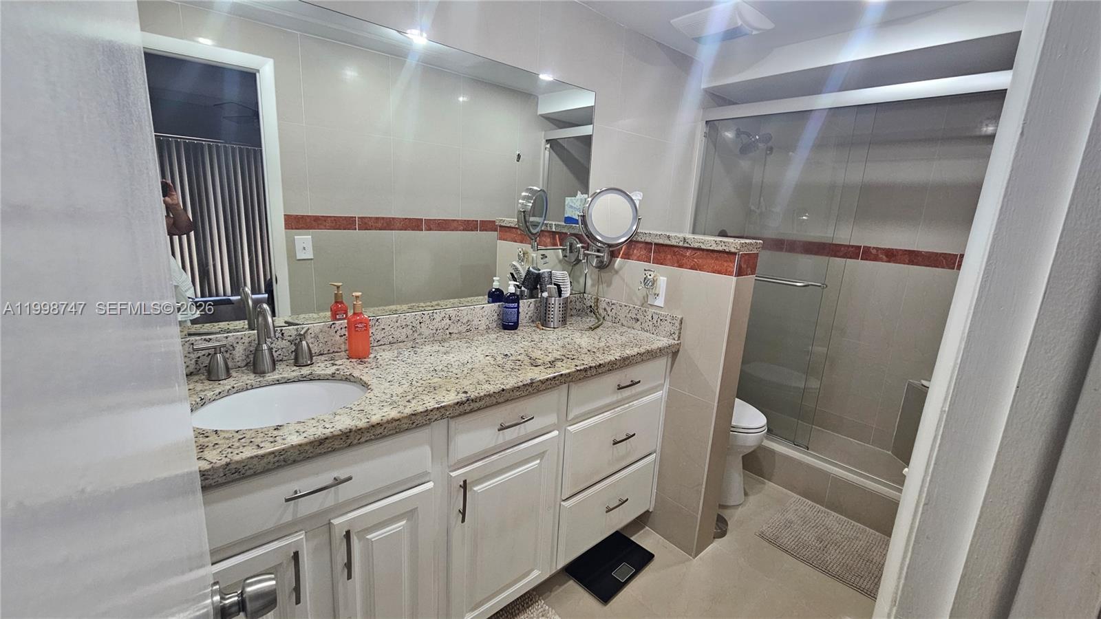 LEEWARD POINT CONDO - Residential Lease