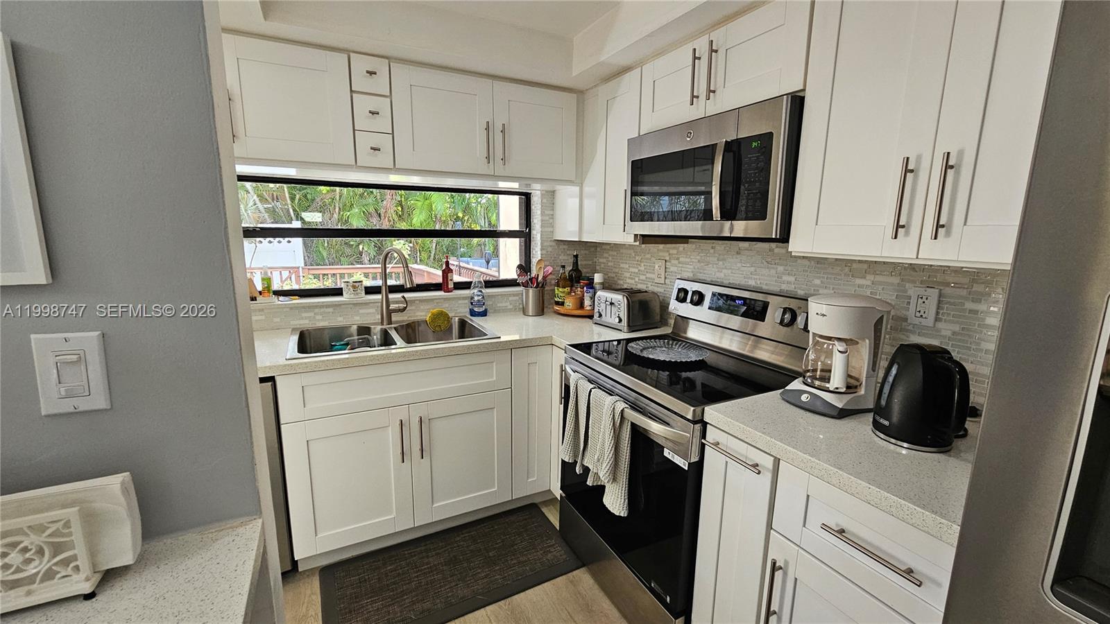 LEEWARD POINT CONDO - Residential Lease