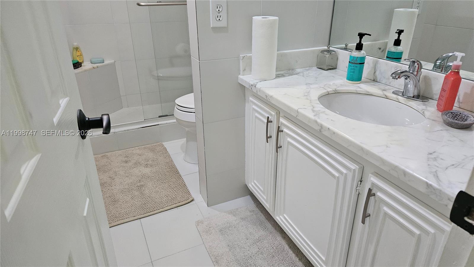 LEEWARD POINT CONDO - Residential Lease