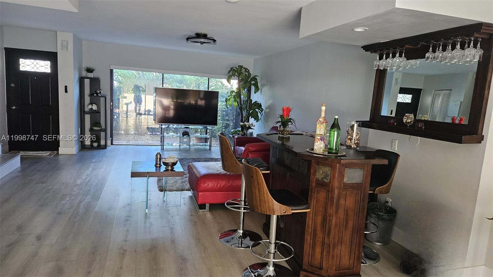 LEEWARD POINT CONDO - Residential Lease