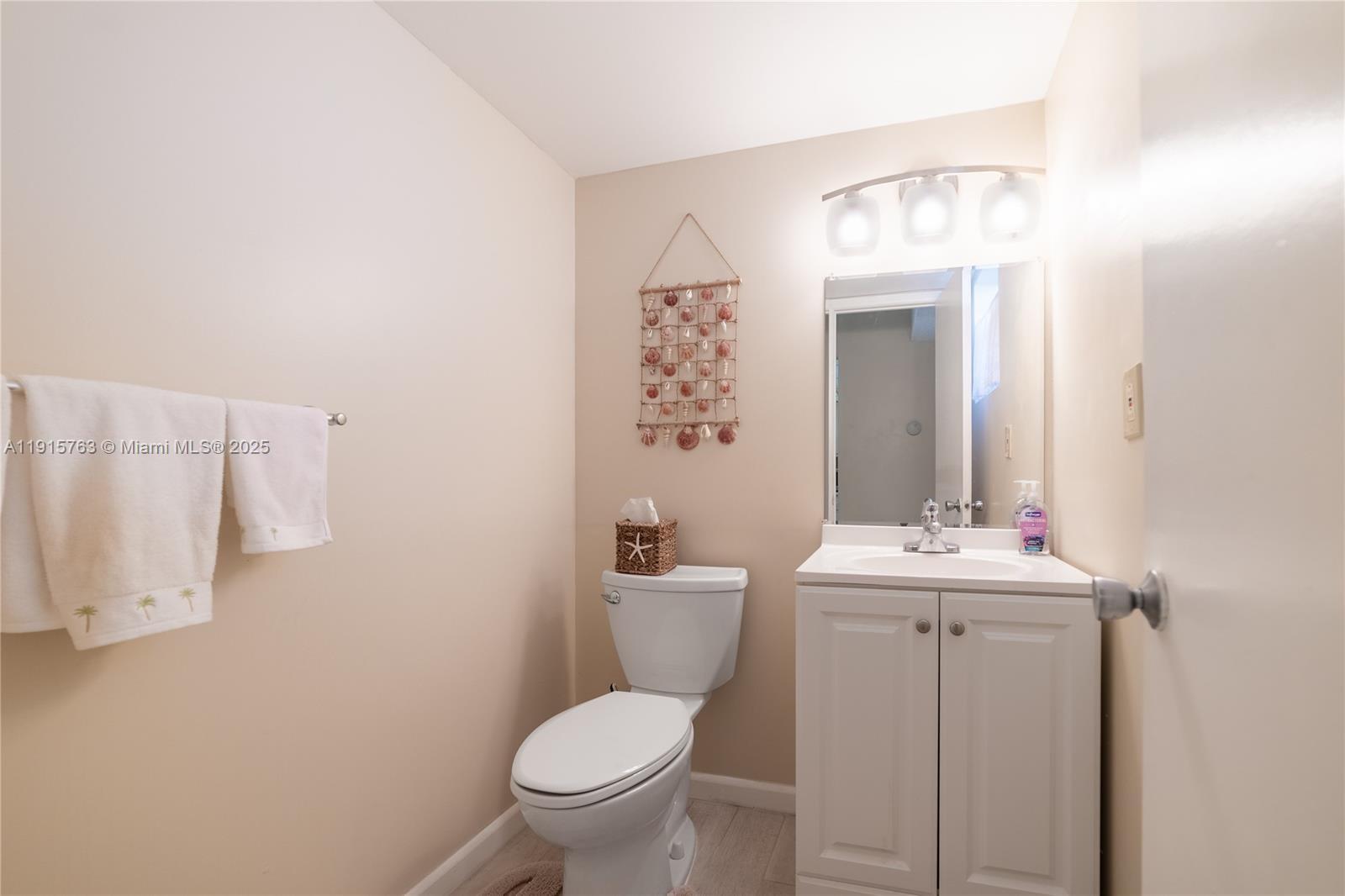 DANIANS SOUTH CONDO - Residential