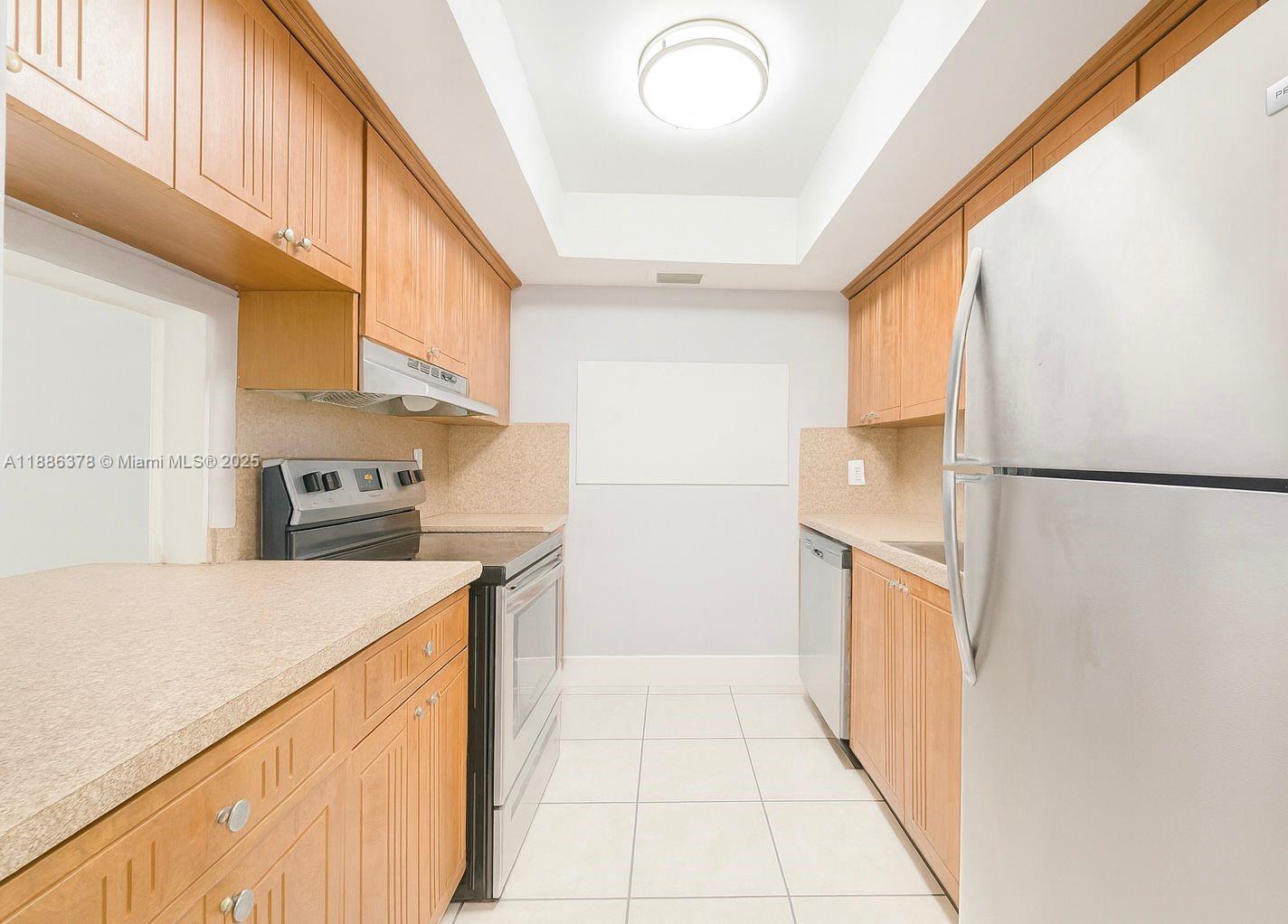 SUTTON HOUSE CONDO - Residential