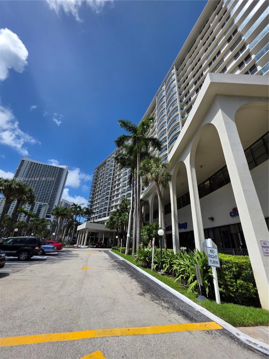 3800 S Ocean Dr 425