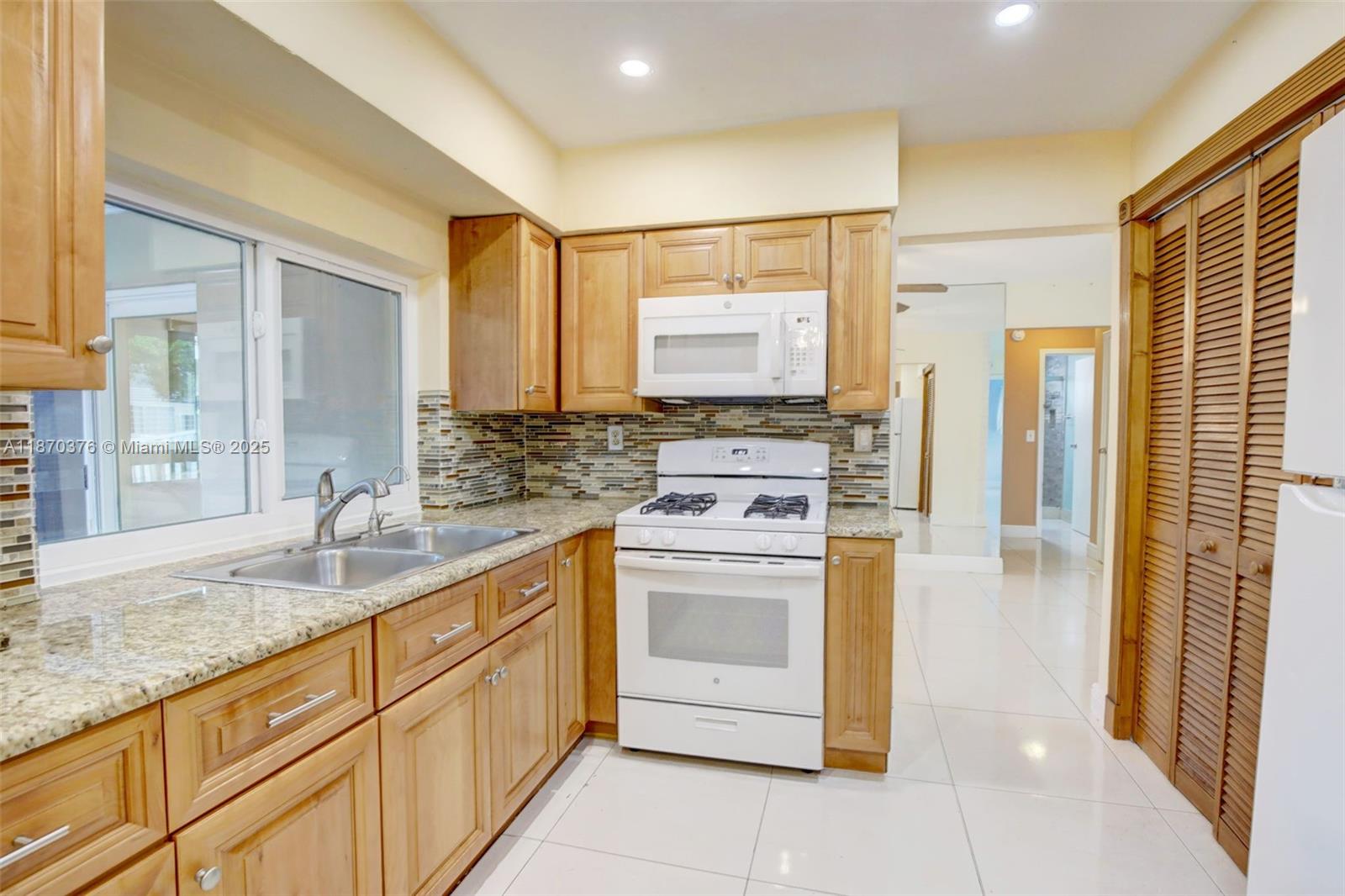 SUNRISE GOLF VILLAGE SEC - Residential