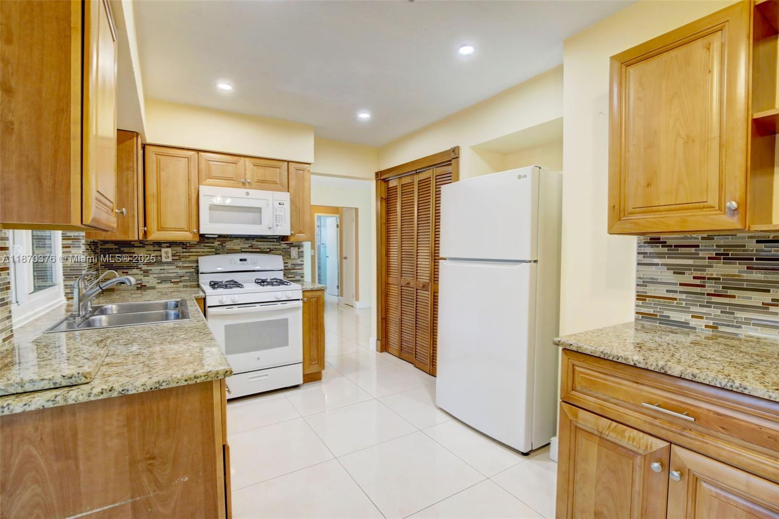 SUNRISE GOLF VILLAGE SEC - Residential