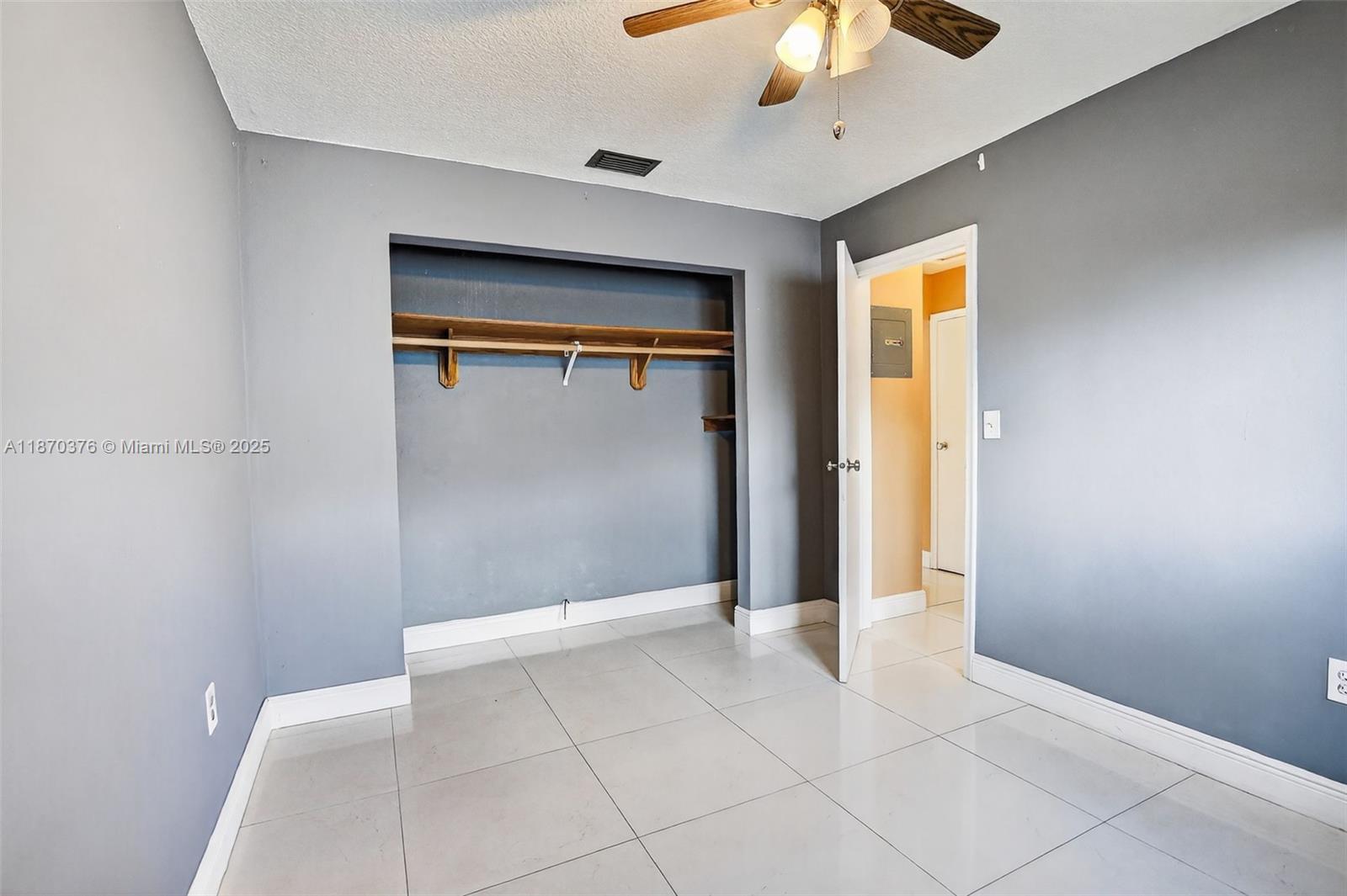 SUNRISE GOLF VILLAGE SEC - Residential