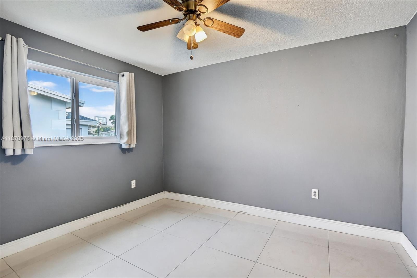 SUNRISE GOLF VILLAGE SEC - Residential